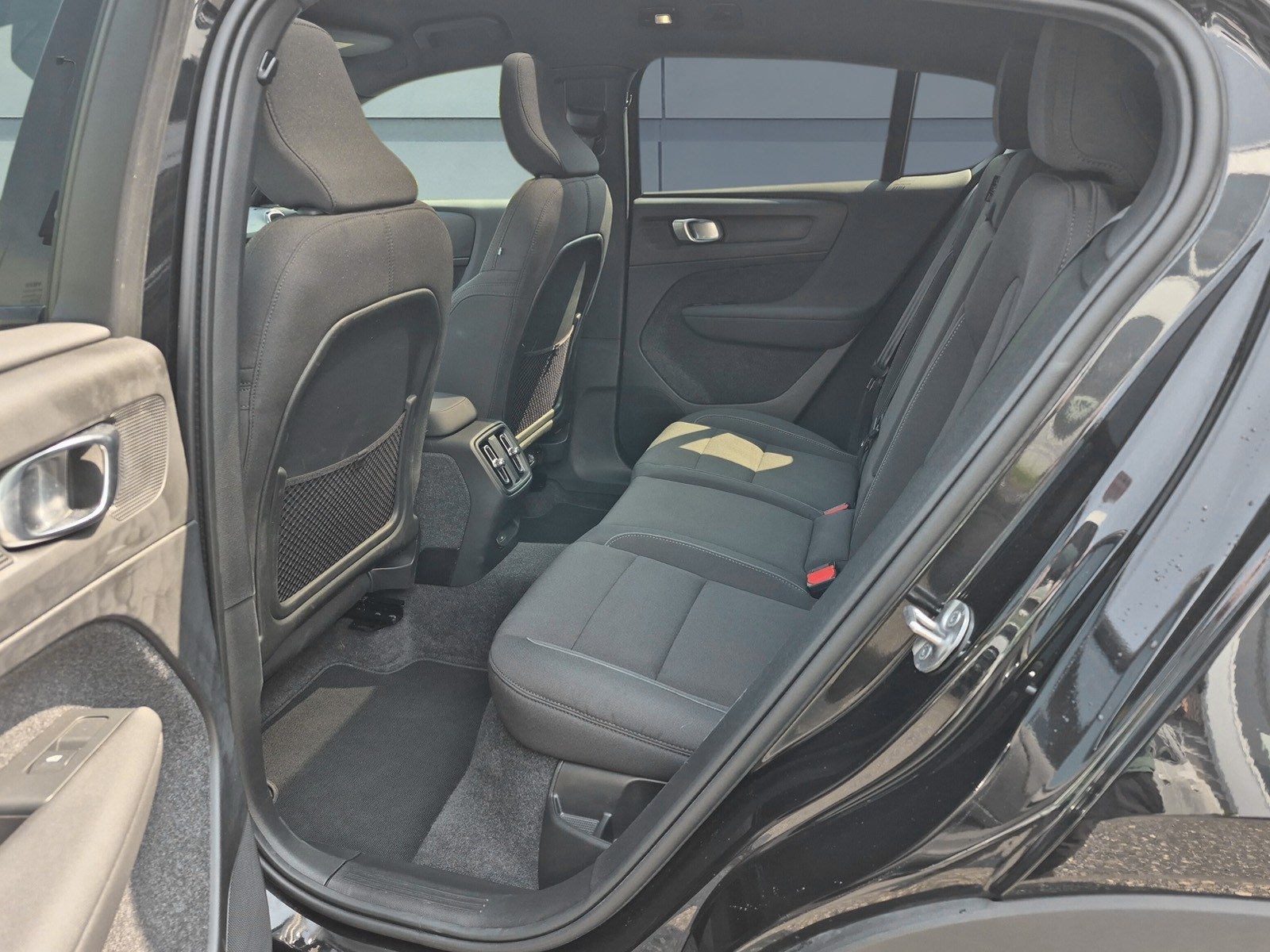 VOLVO C40 E80 Ultimate AWD-image-14