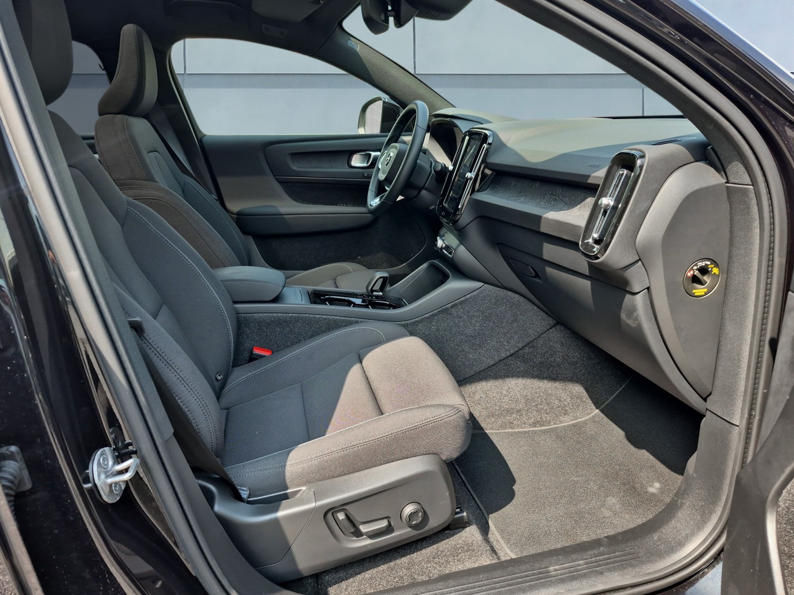VOLVO C40 E80 Ultimate AWD-image-12