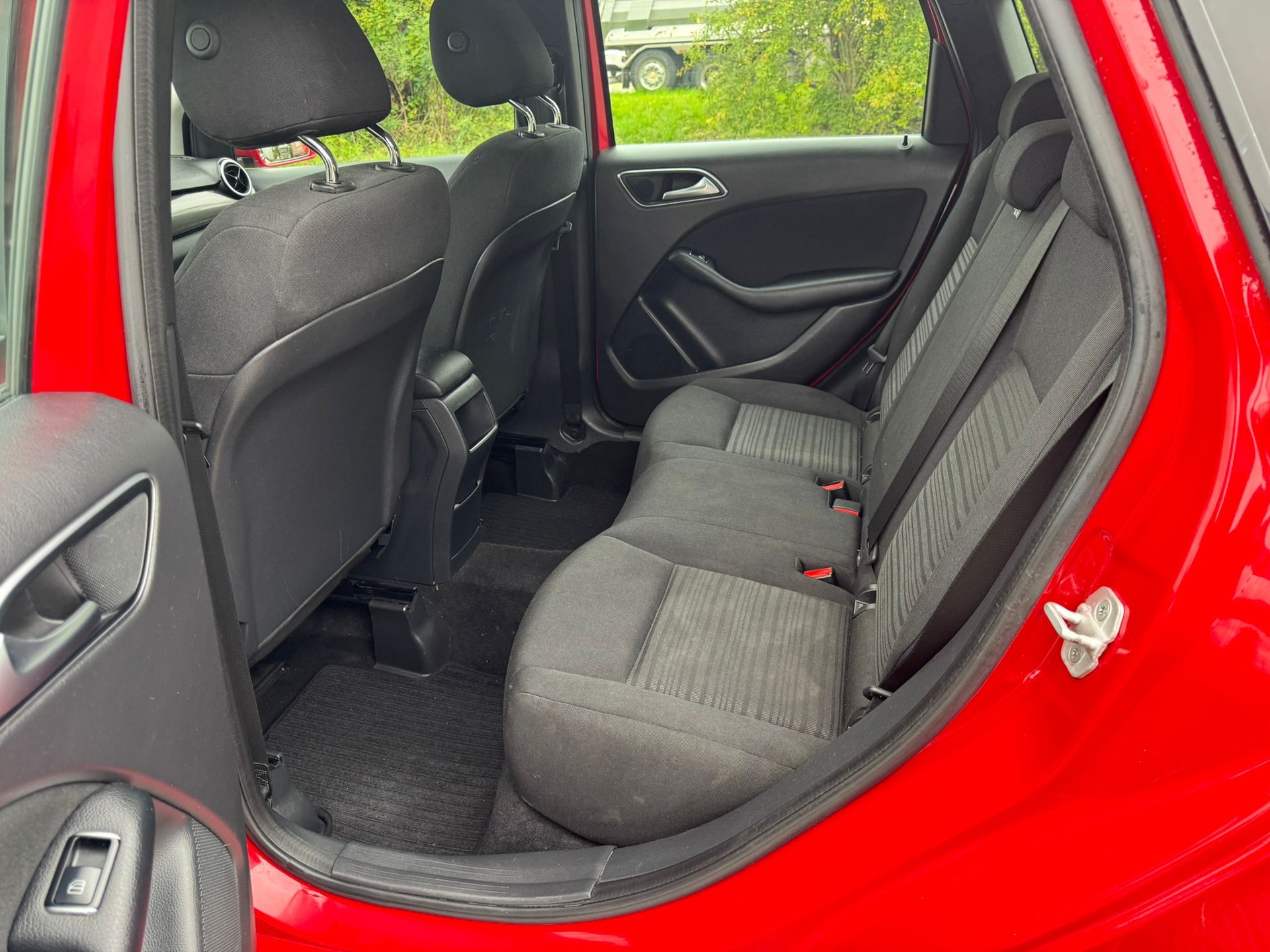 MERCEDES-BENZ B 180 CDI Urban-image-13