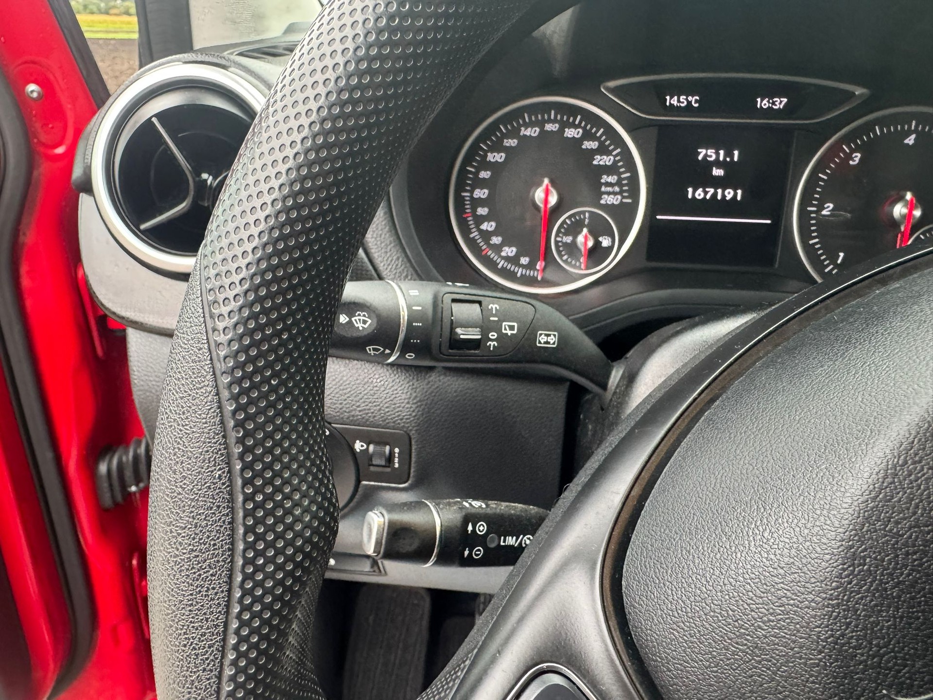MERCEDES-BENZ B 180 CDI Urban-image-16
