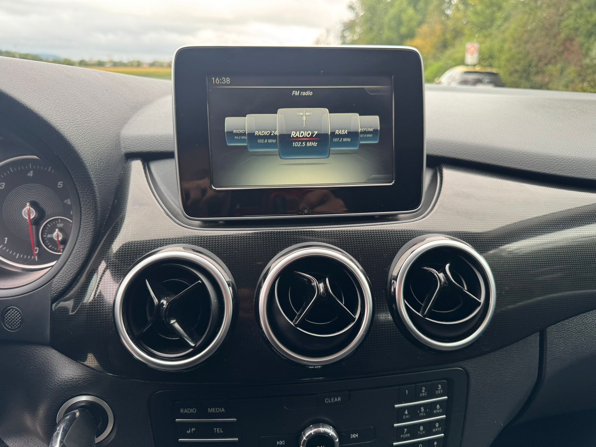 MERCEDES-BENZ B 180 CDI Urban-image-19