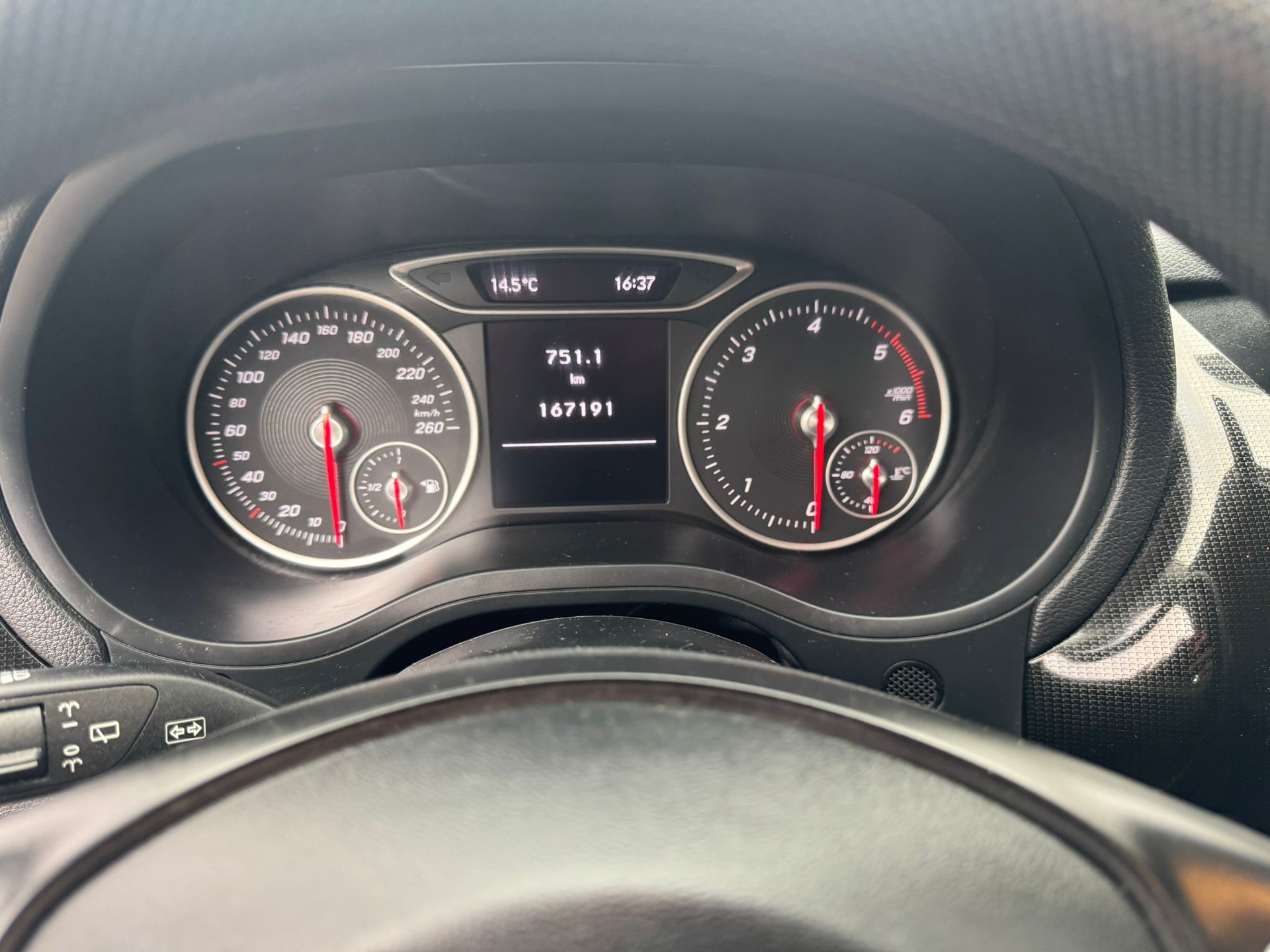 MERCEDES-BENZ B 180 CDI Urban-image-17