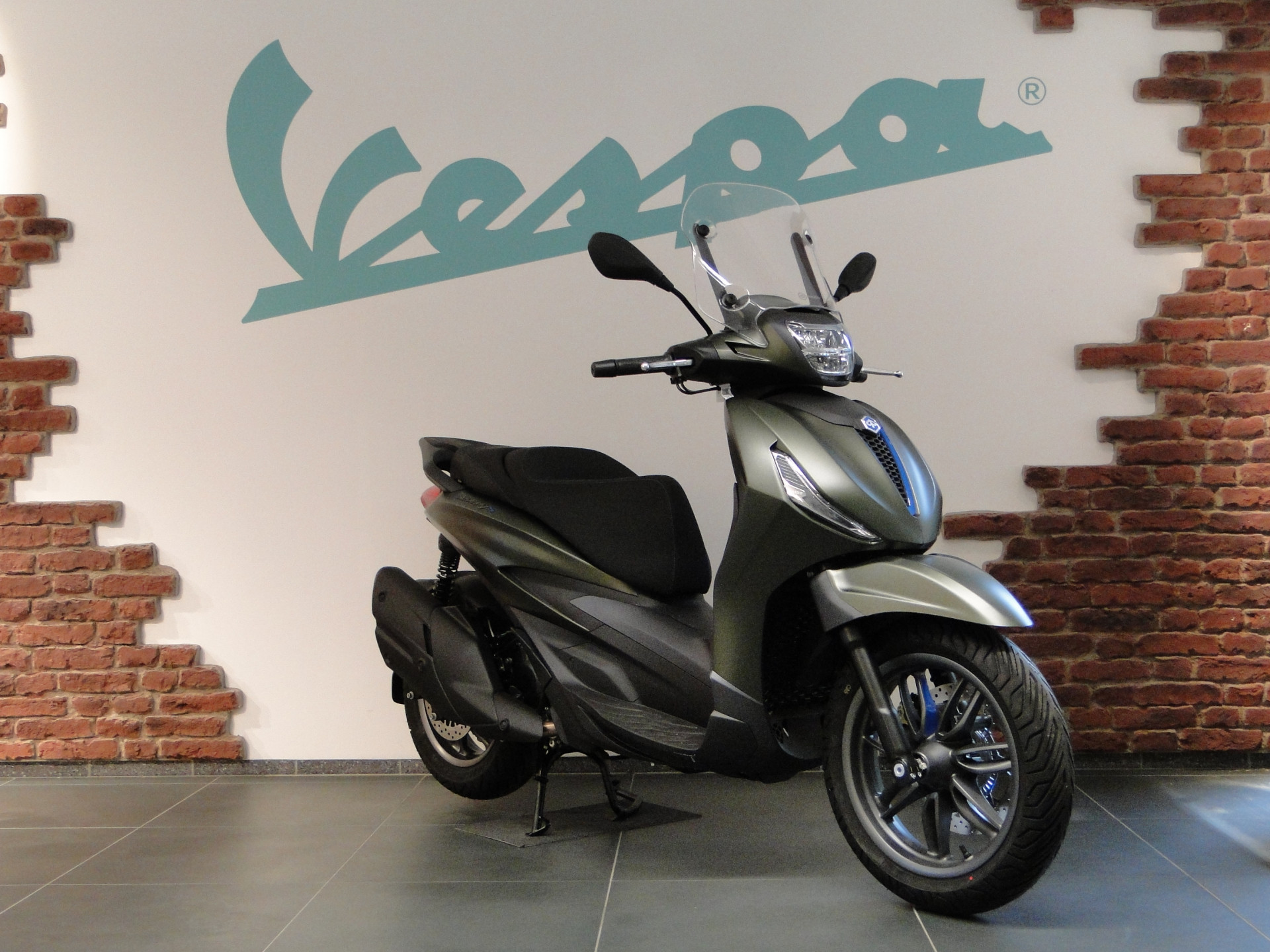 PIAGGIO Beverly 400 Sport-image-1