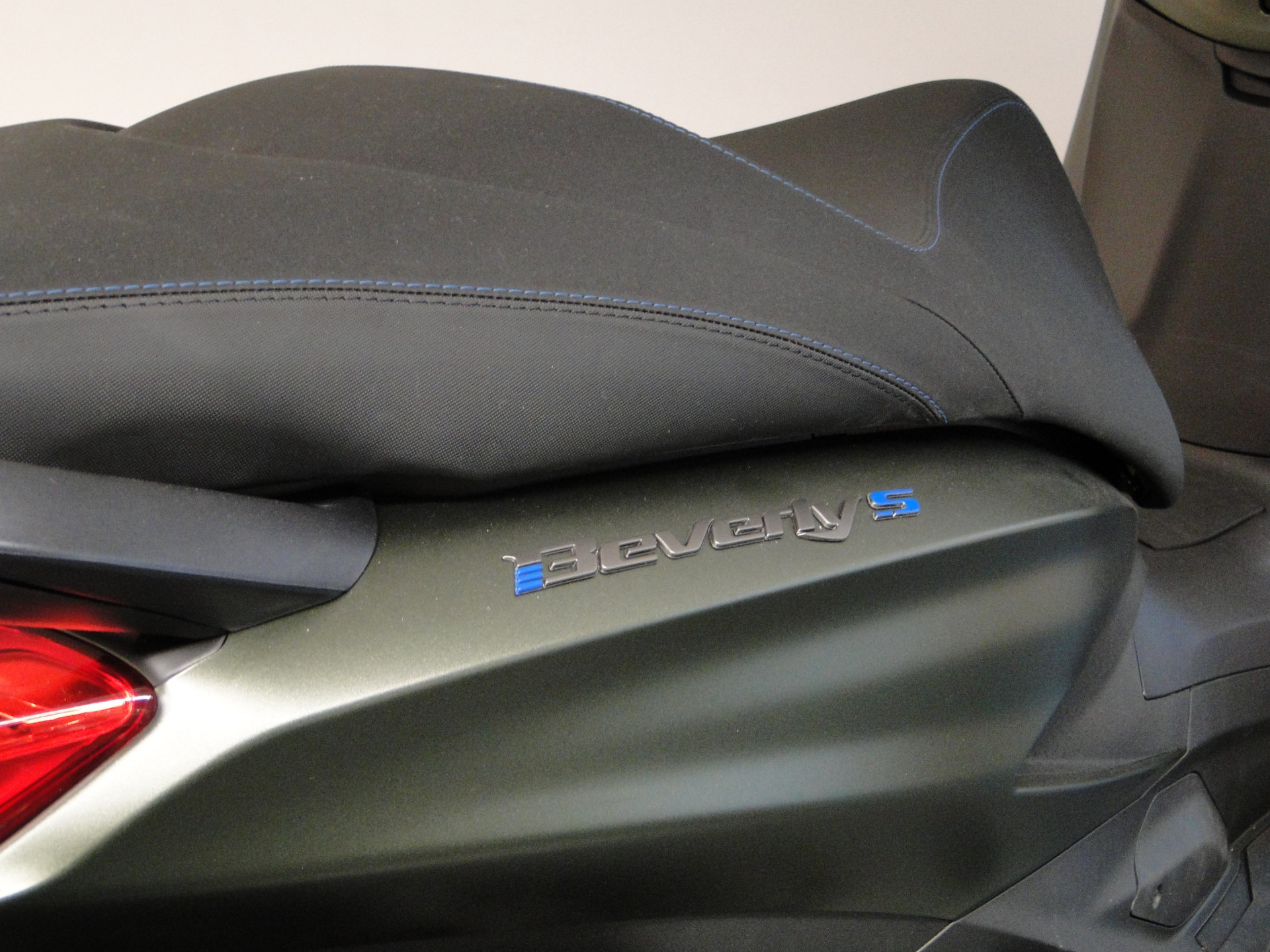 PIAGGIO Beverly 400 Sport-image-4
