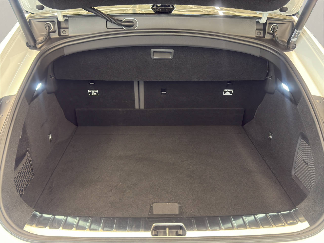 POLESTAR 4 Long Range 544 PS Dual Motor PERFORMANCE 100 kWh AWD-image-20