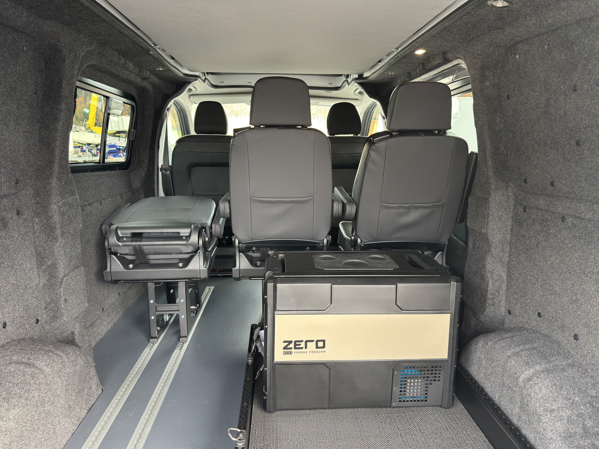 VW Transporter 2.0 TDI 4Motion Automat-image-17