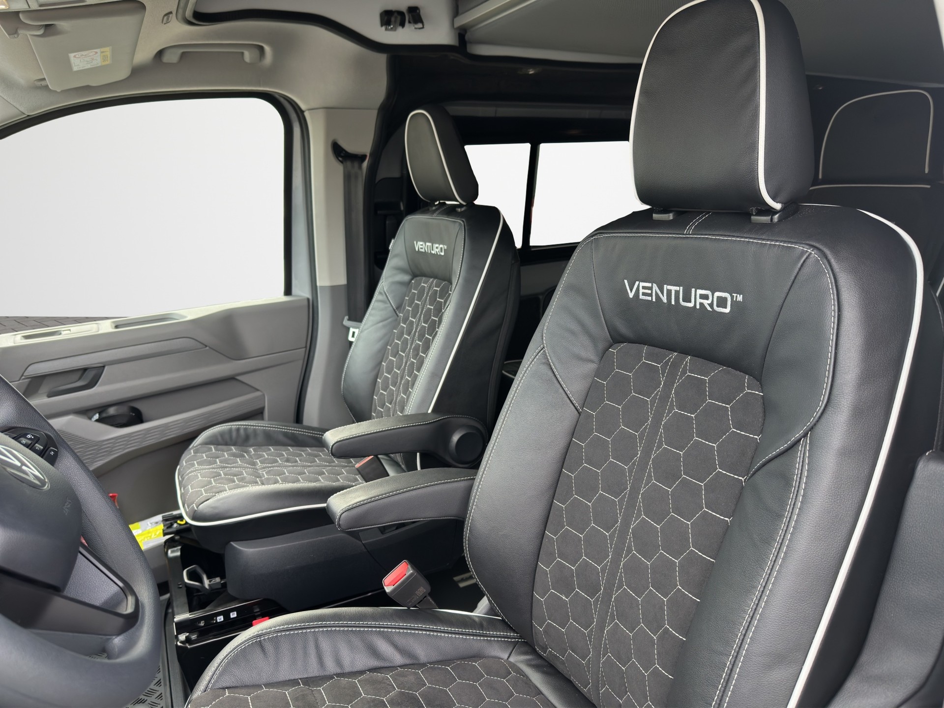 VW Transporter 2.0 TDI 4Motion Automat-image-8