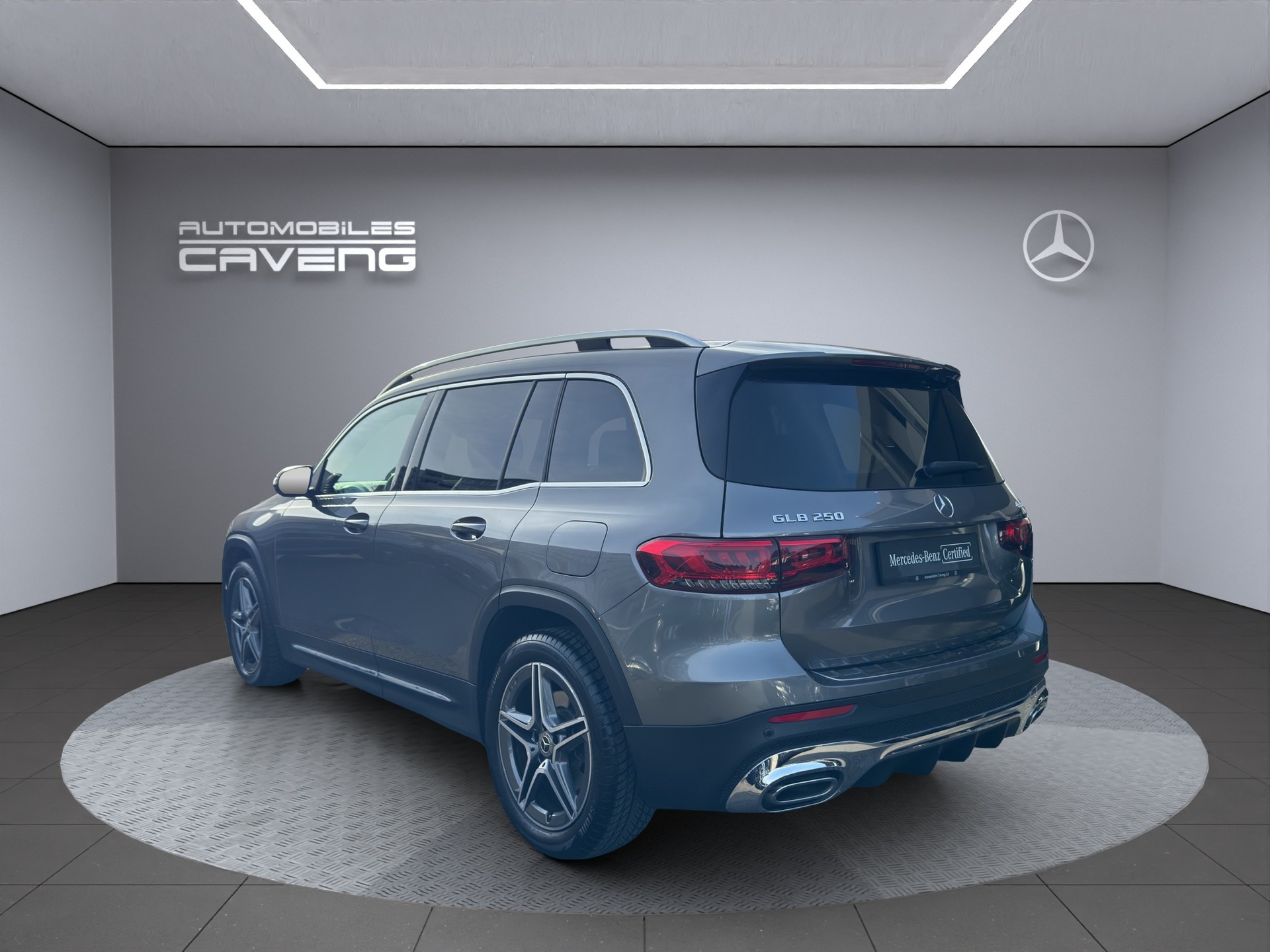 MERCEDES-BENZ GLB 250 4Matic AMG Line 8G-Tronic-showroom-element-2