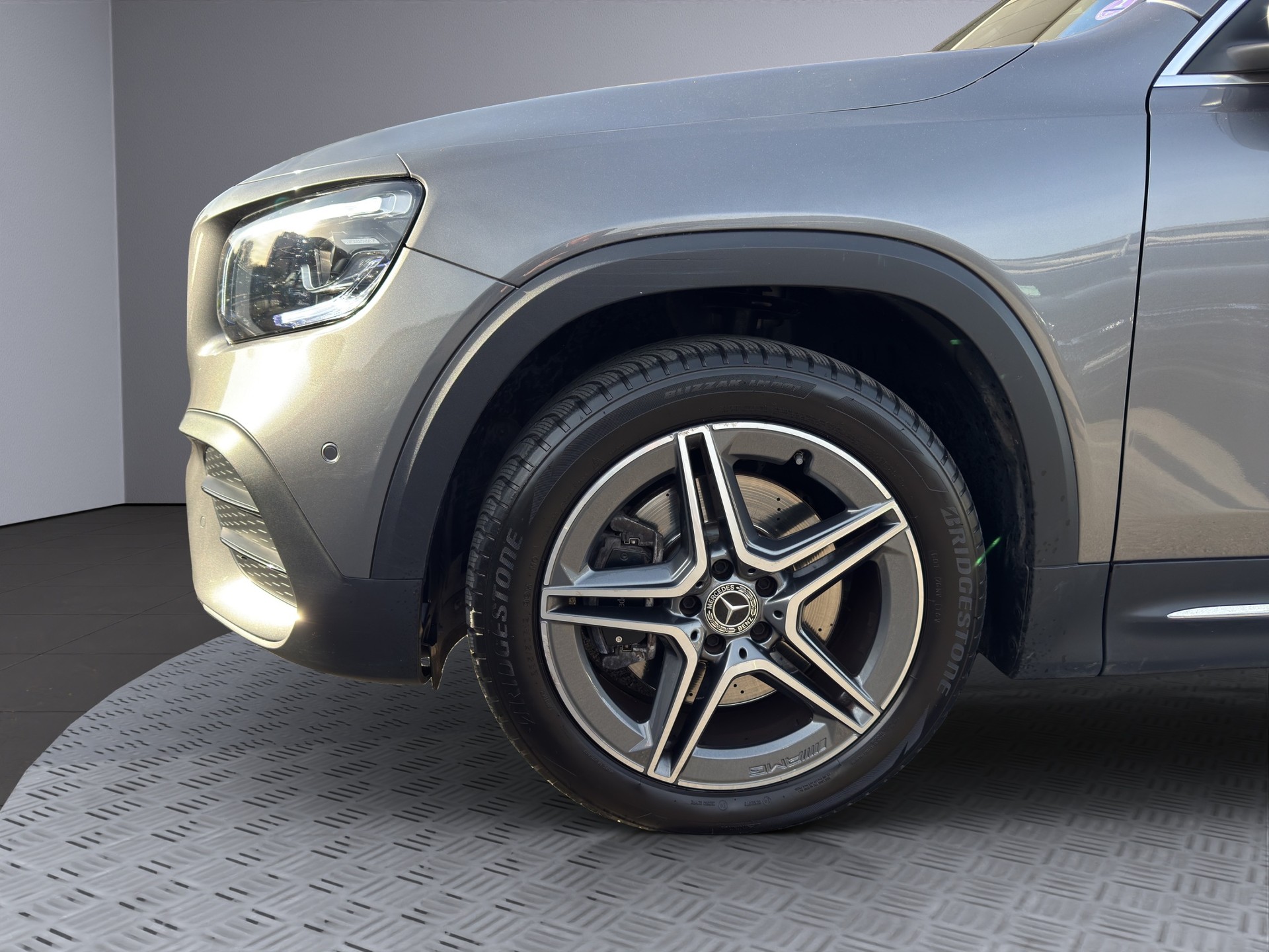MERCEDES-BENZ GLB 250 4Matic AMG Line 8G-Tronic-image-8