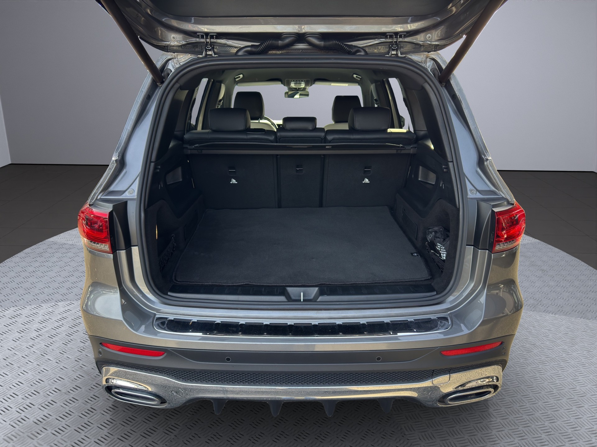 MERCEDES-BENZ GLB 250 4Matic AMG Line 8G-Tronic-image-17