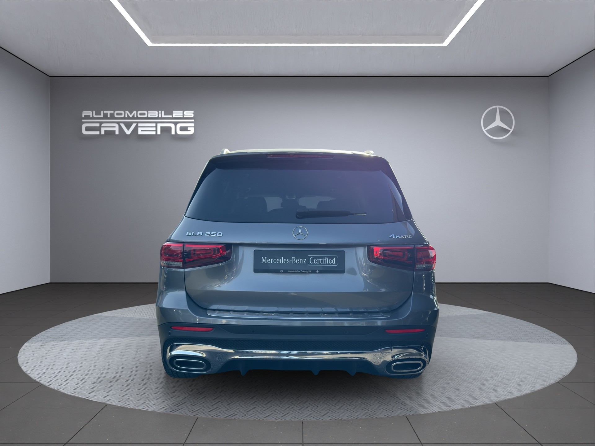 MERCEDES-BENZ GLB 250 4Matic AMG Line 8G-Tronic-showroom-element-3