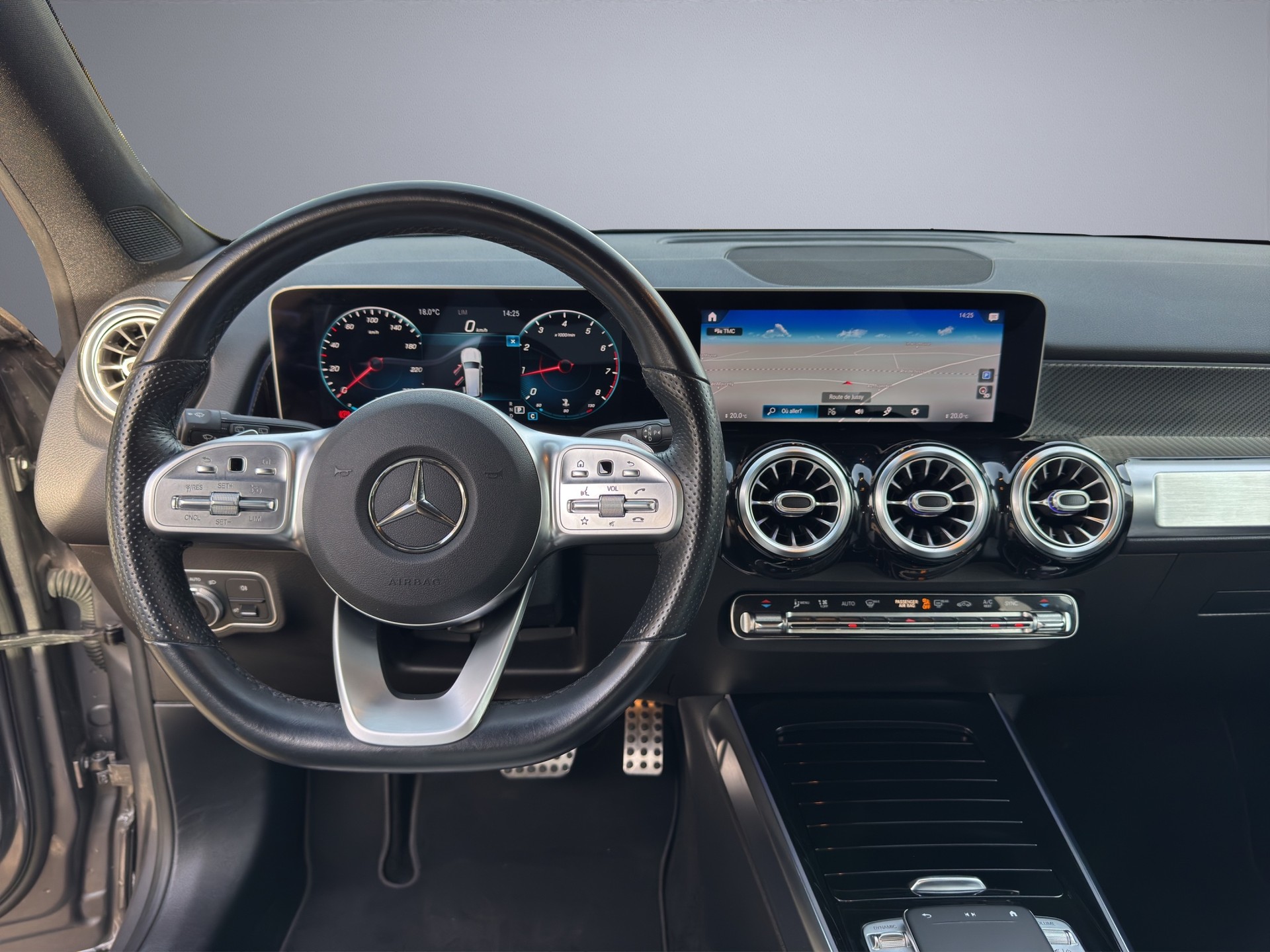 MERCEDES-BENZ GLB 250 4Matic AMG Line 8G-Tronic-image-12