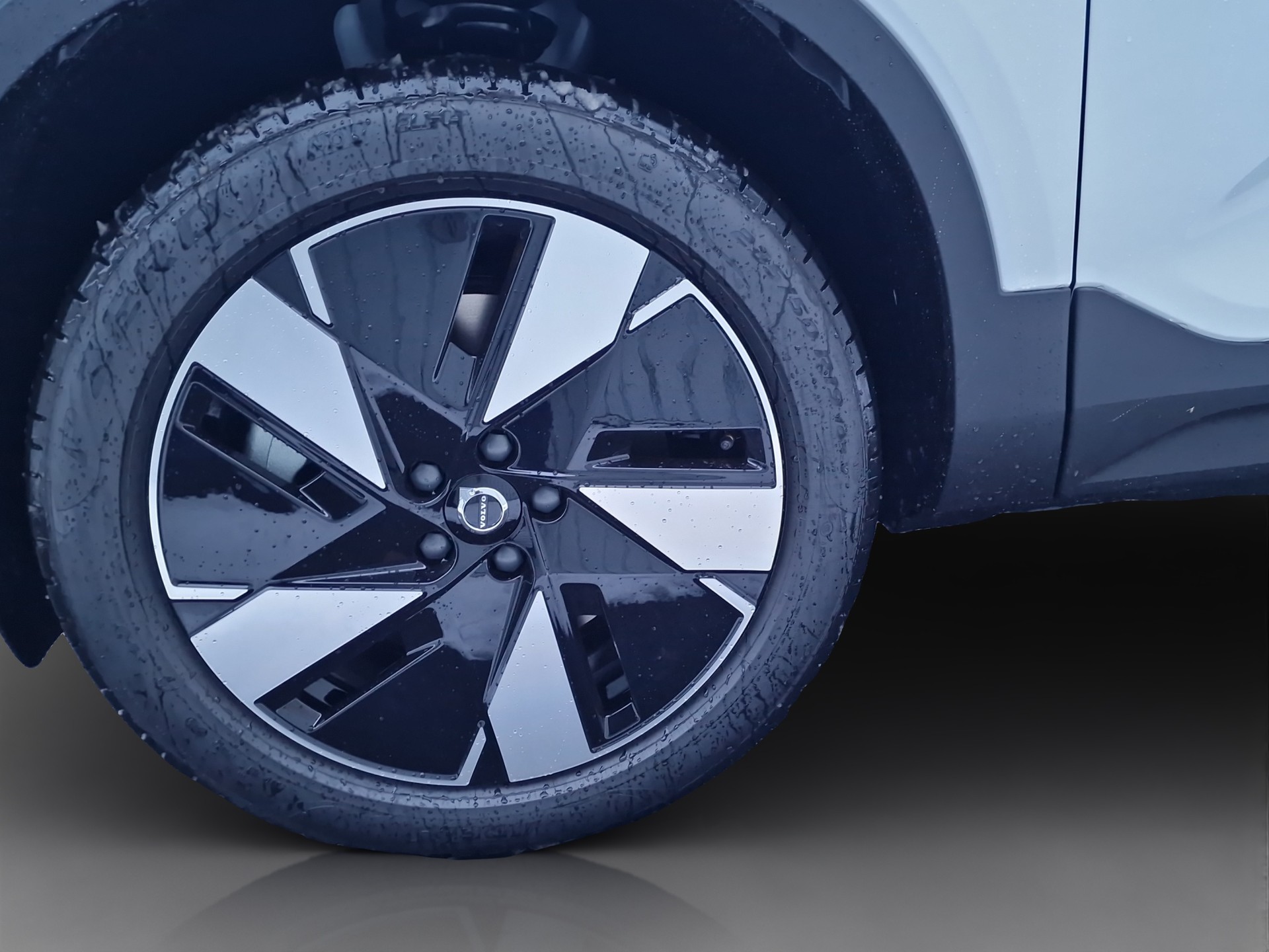 VOLVO EX40 Twin Plus AWD-image-8