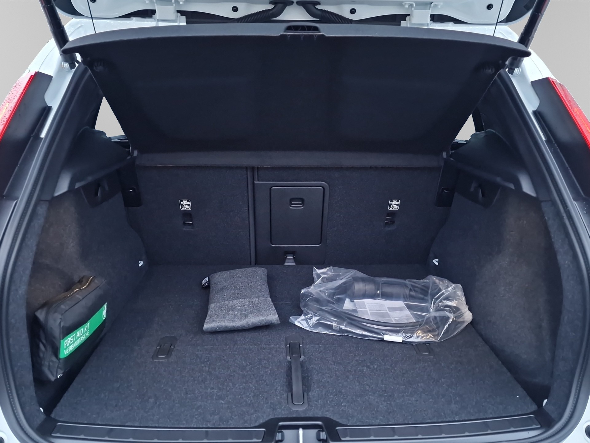 VOLVO EX40 Twin Plus AWD-image-15