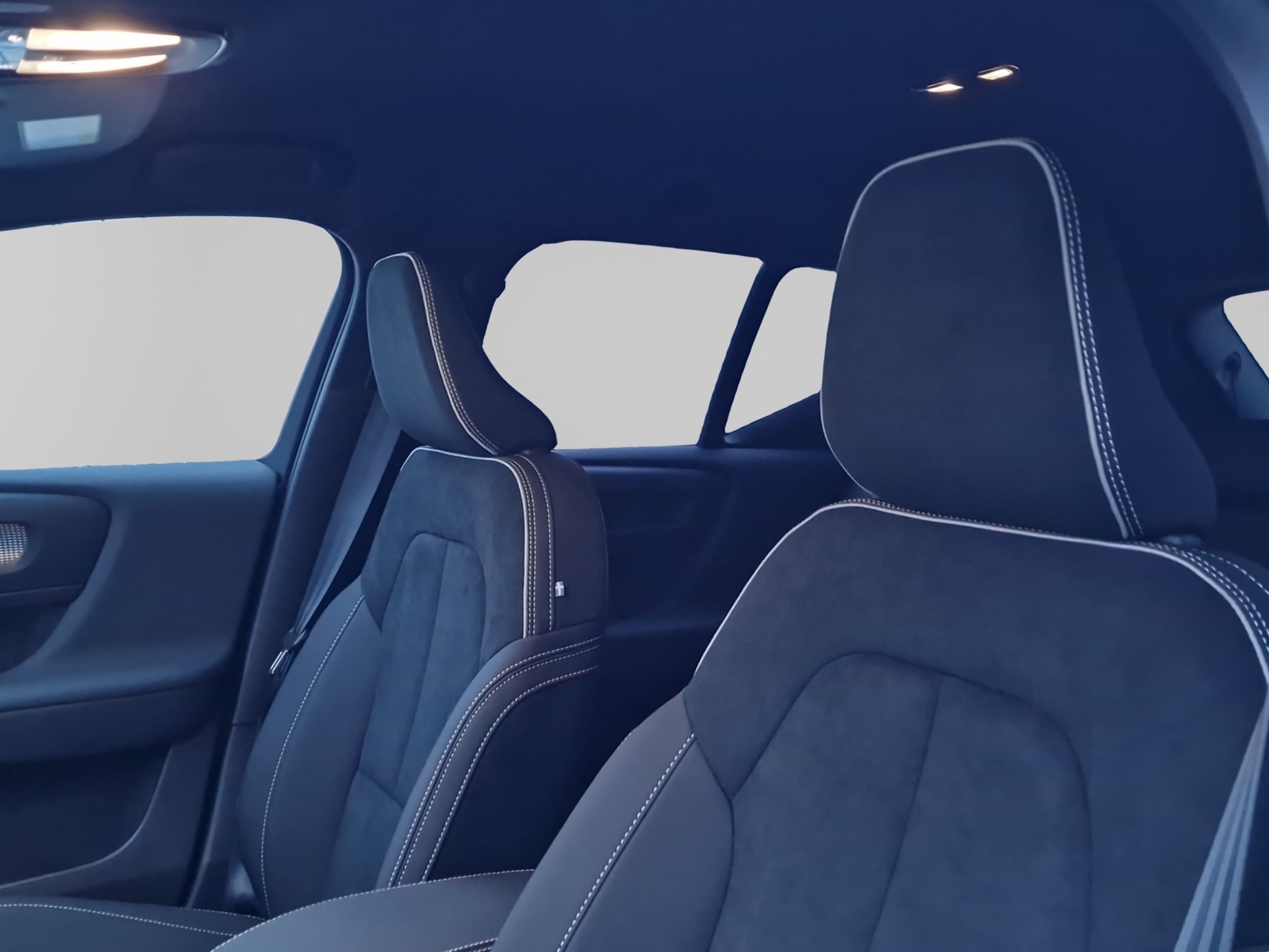 VOLVO EX40 Twin Plus AWD-image-13