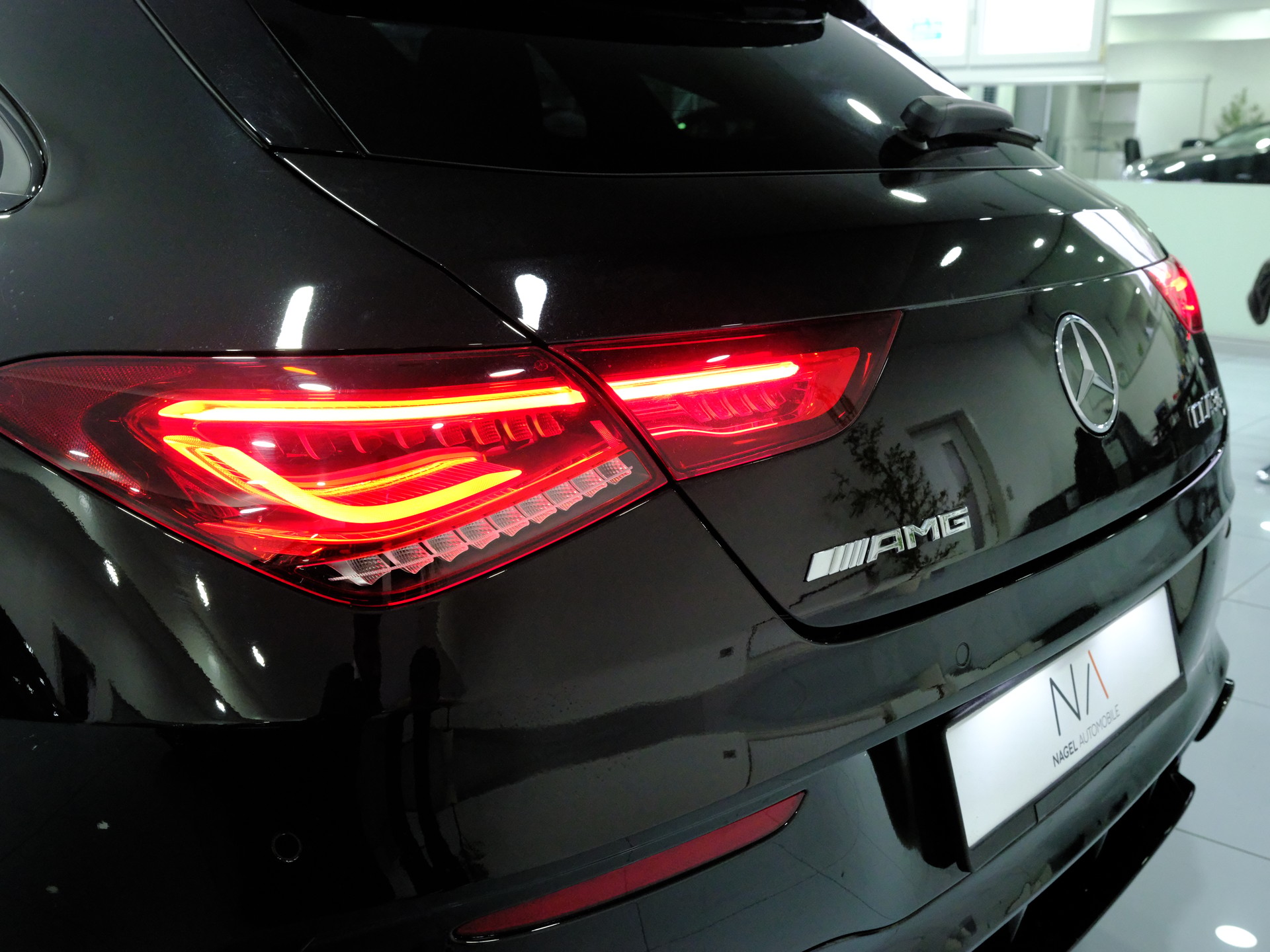 MERCEDES-BENZ CLA Shooting Brake 35 AMG 4Matic 7G-DCT-image-10