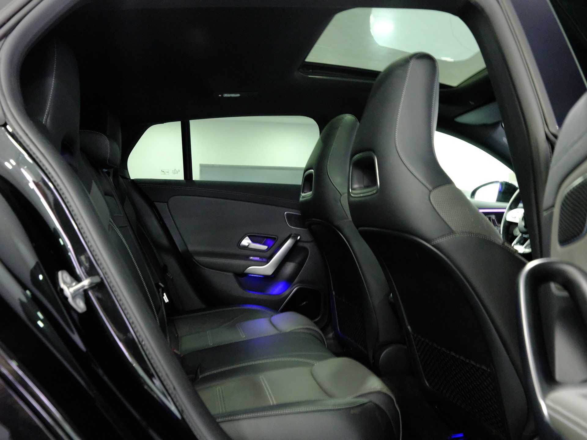 MERCEDES-BENZ CLA Shooting Brake 35 AMG 4Matic 7G-DCT-image-14