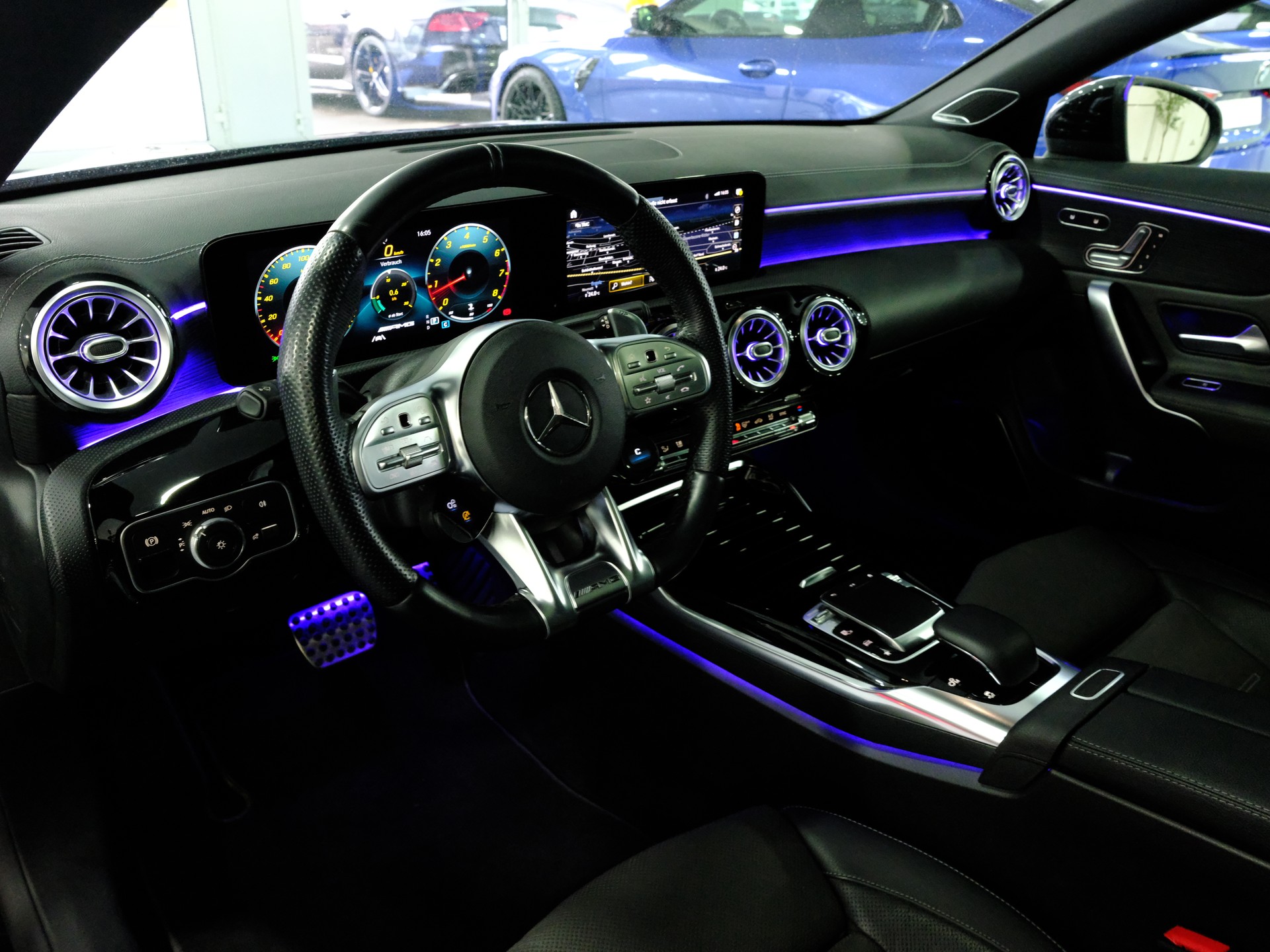MERCEDES-BENZ CLA Shooting Brake 35 AMG 4Matic 7G-DCT-image-18