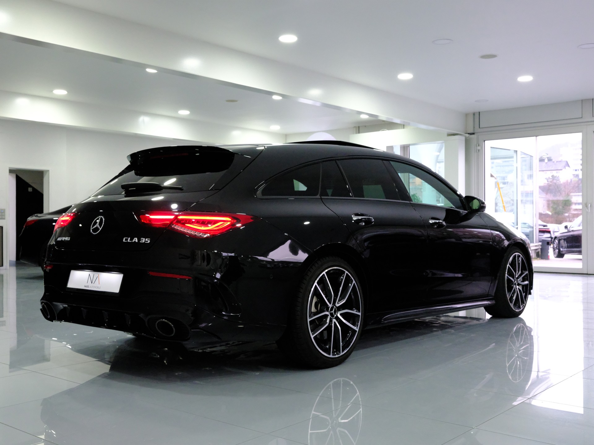 MERCEDES-BENZ CLA Shooting Brake 35 AMG 4Matic 7G-DCT-image-9