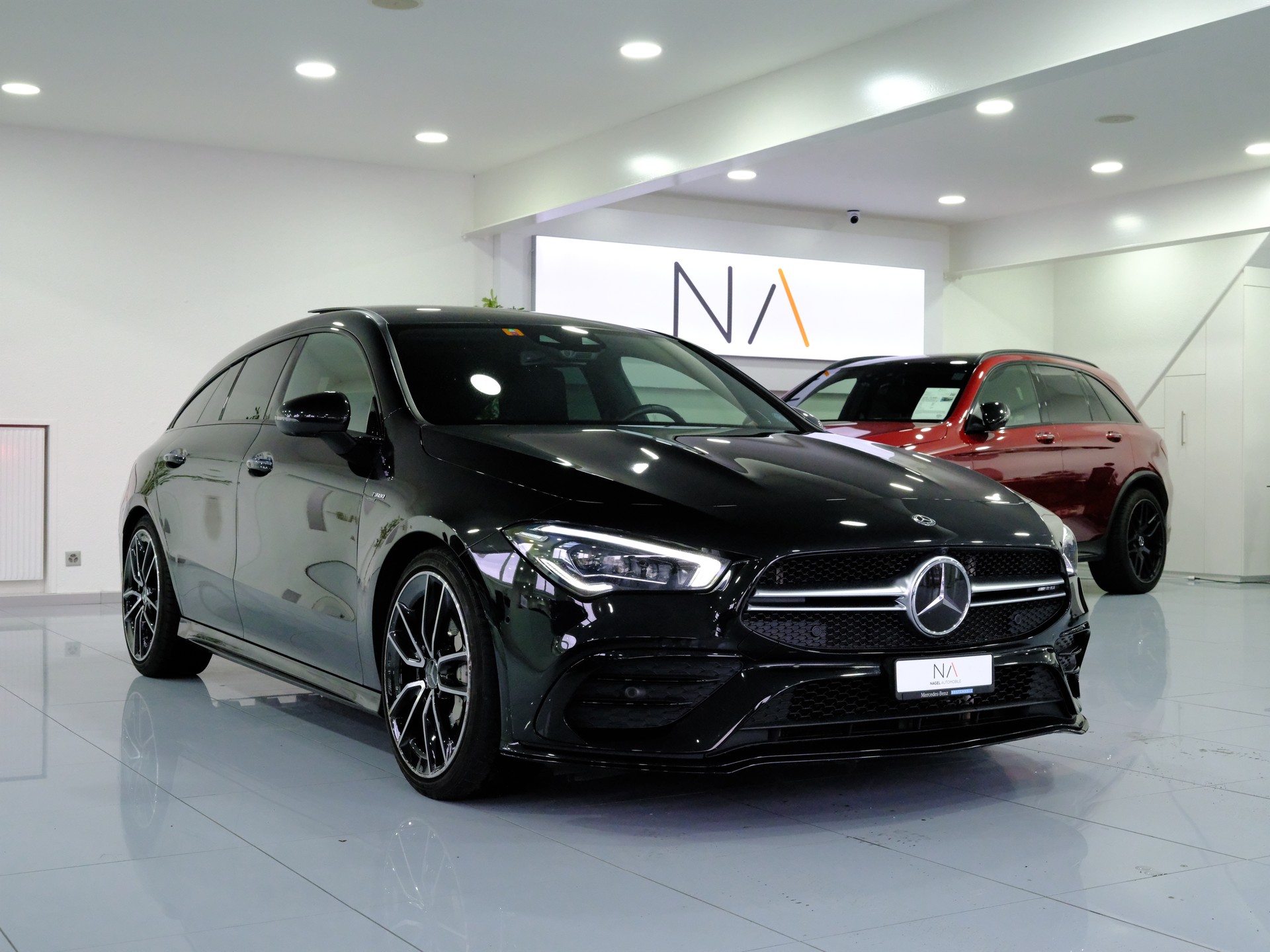 MERCEDES-BENZ CLA Shooting Brake 35 AMG 4Matic 7G-DCT-showroom-element-1