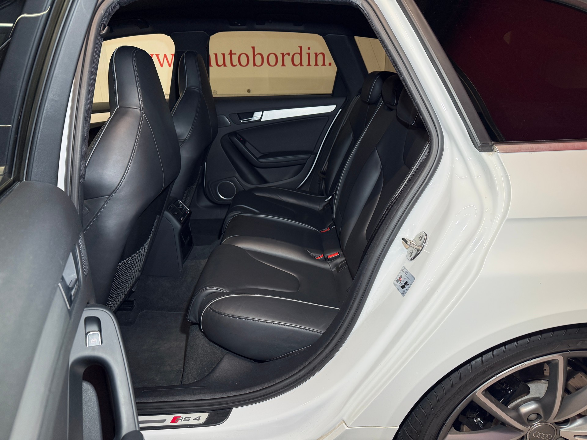 AUDI RS4 Avant 4.2 FSI V8 quattro S-tronic „Ibisweiss“ 1. LACK!-image-8
