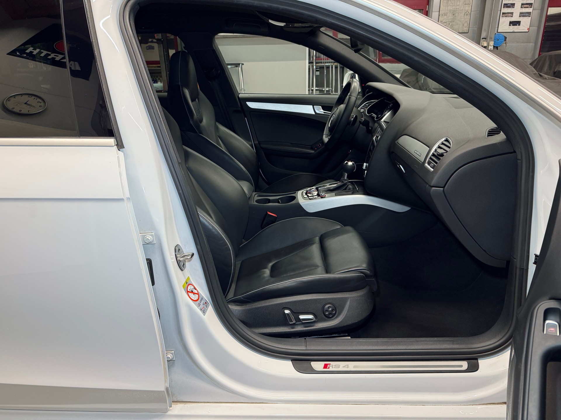 AUDI RS4 Avant 4.2 FSI V8 quattro S-tronic „Ibisweiss“ 1. LACK!-image-12