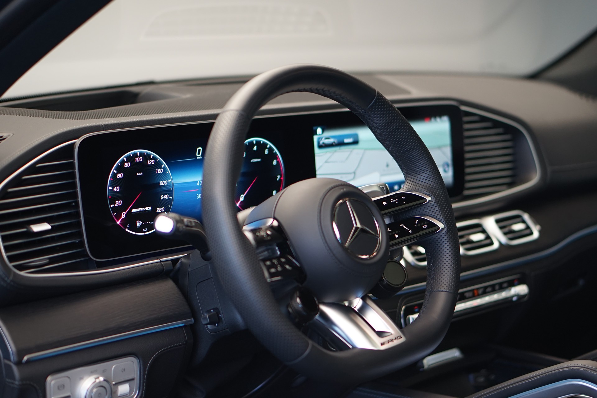 MERCEDES-BENZ GLE 53 AMG 4Matic+ 9G-Speedshift *CH-Fahrzeug*-image-21