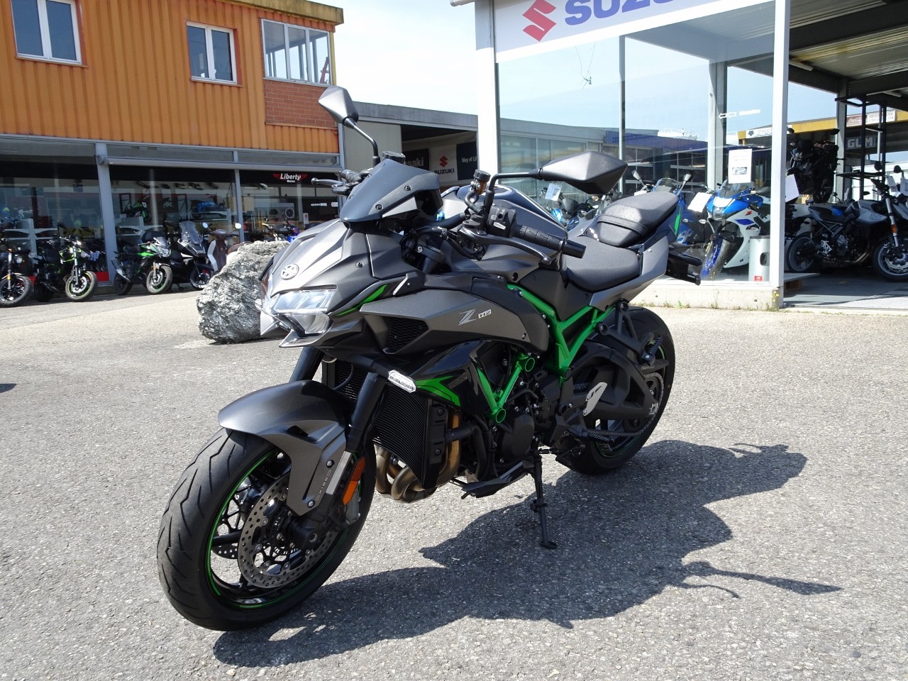 KAWASAKI Z H2-showroom-element-3