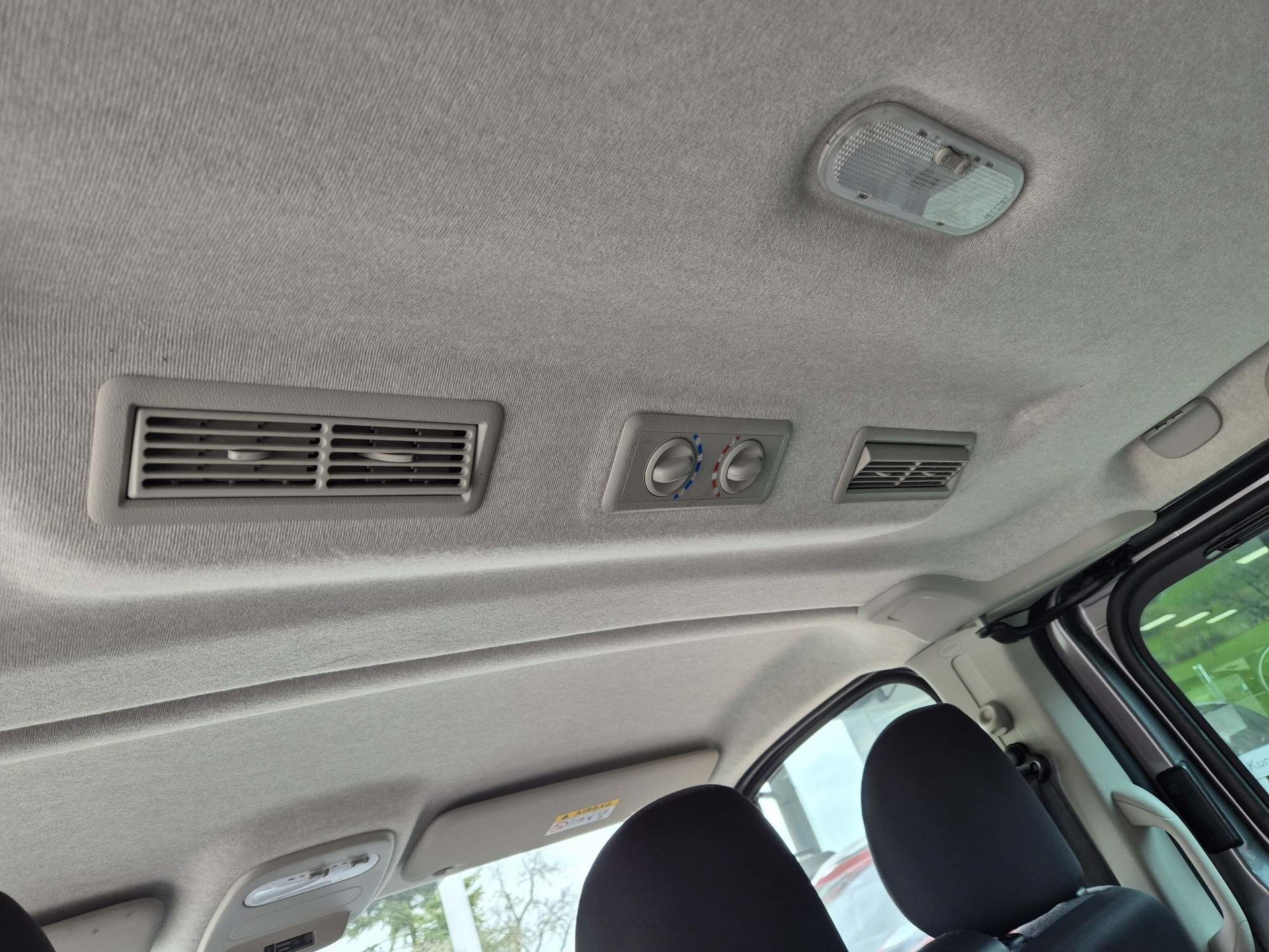 NISSAN NV300 Kombi 2.9 t L2 H1 2.0 dCi 170 TwinTurbo Premium 9P-image-11