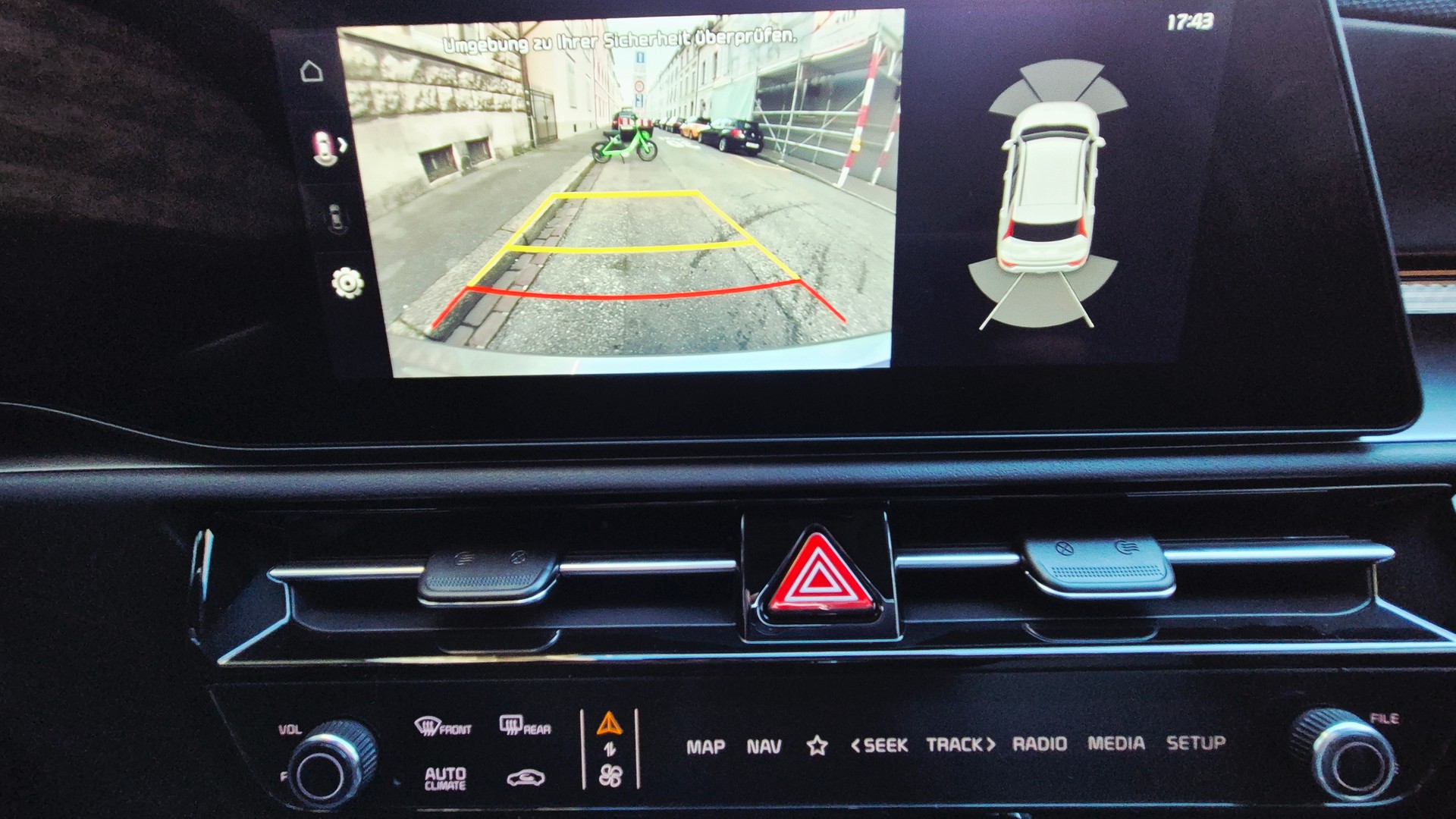 KIA Niro 1.6GDi Hybrid Style DCT-image-11