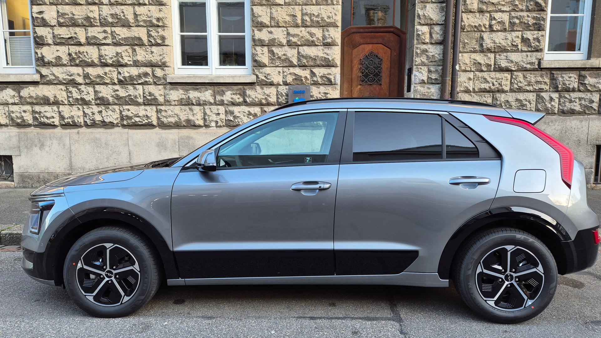 KIA Niro 1.6GDi Hybrid Style DCT-showroom-element-1