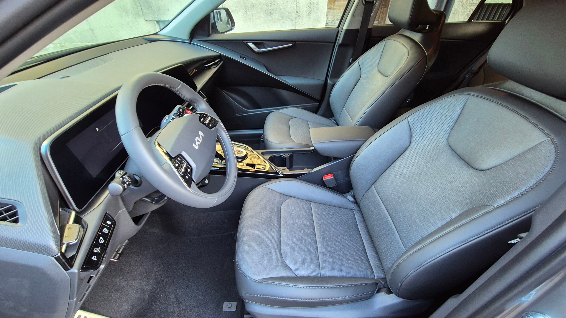 KIA Niro 1.6GDi Hybrid Style DCT-image-8