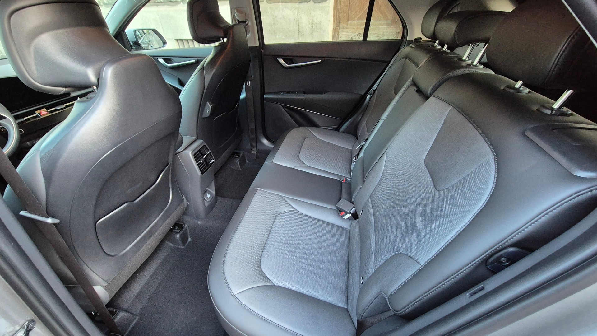 KIA Niro 1.6GDi Hybrid Style DCT-image-13