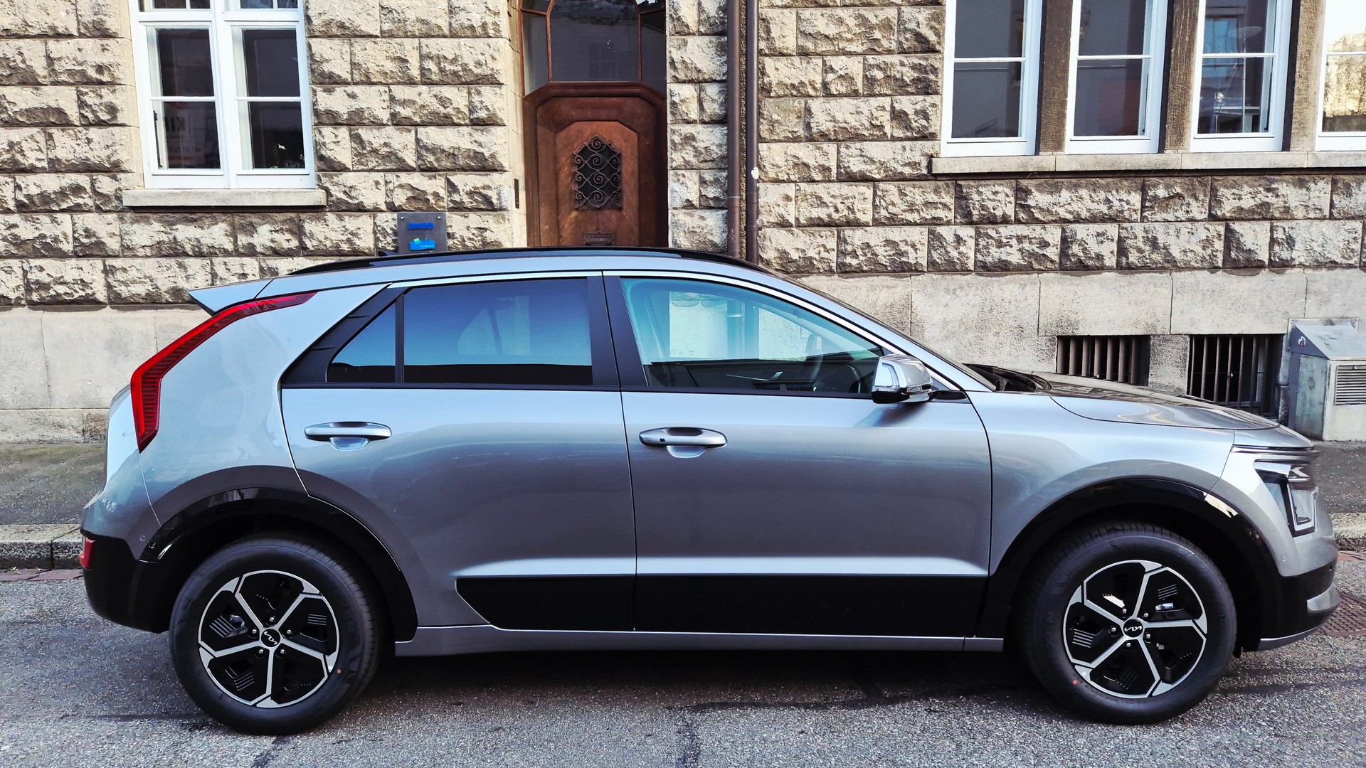 KIA Niro 1.6GDi Hybrid Style DCT-image-5