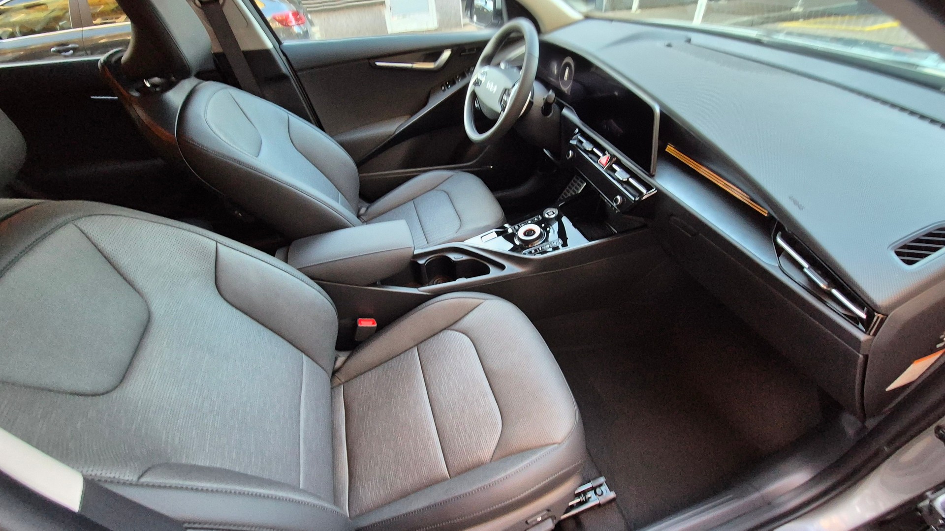 KIA Niro 1.6GDi Hybrid Style DCT-image-14