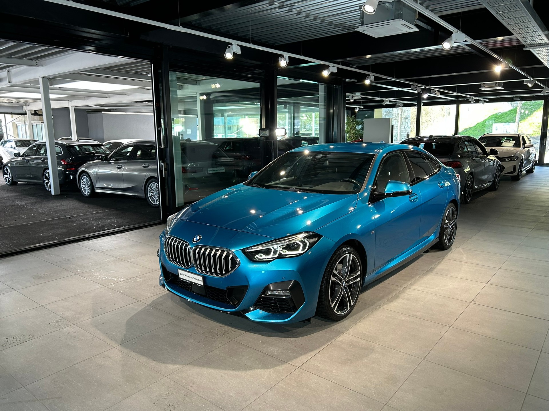 BMW 218i Gran Coupé M Sport Steptronic-showroom-element-1