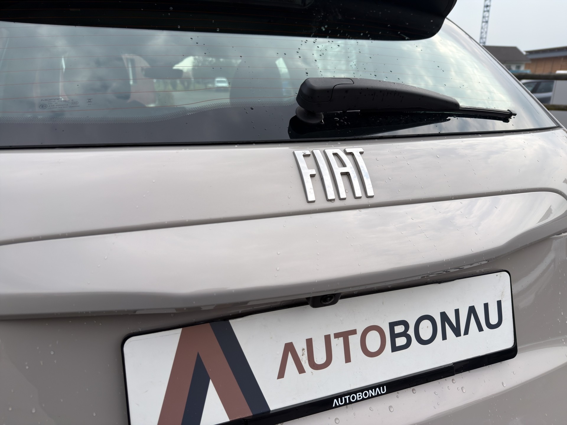 FIAT 600 1.2 Hybrid 145 Cult-image-21
