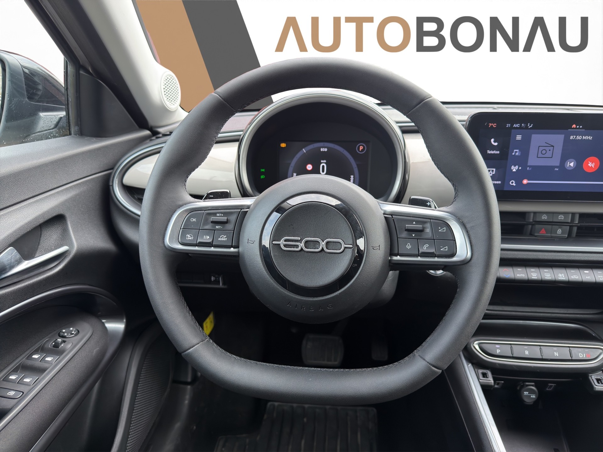 FIAT 600 1.2 Hybrid 145 Cult-image-13