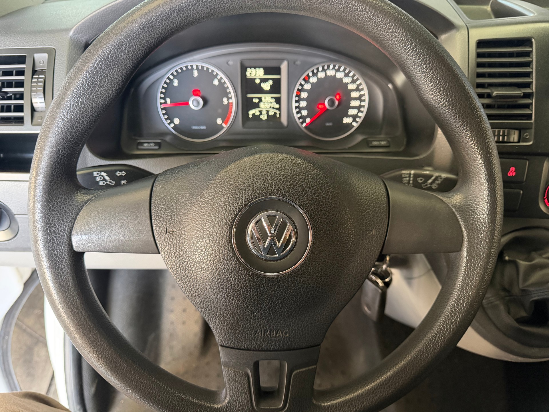 VW T5 2.0 TDI 4Motion L2-image-8