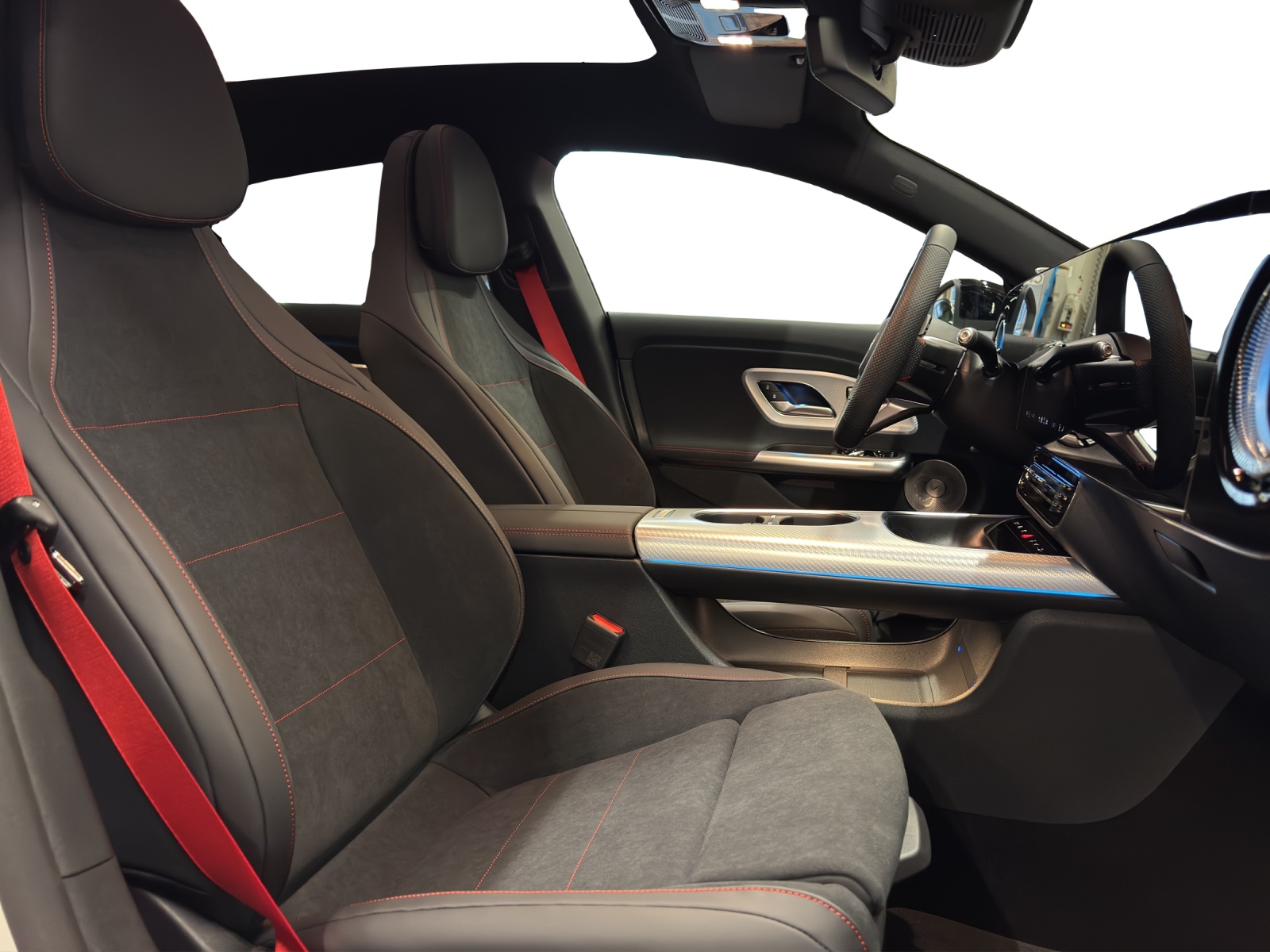 MERCEDES-BENZ CLA SB 350 4M 85 kWh EQ-image-16