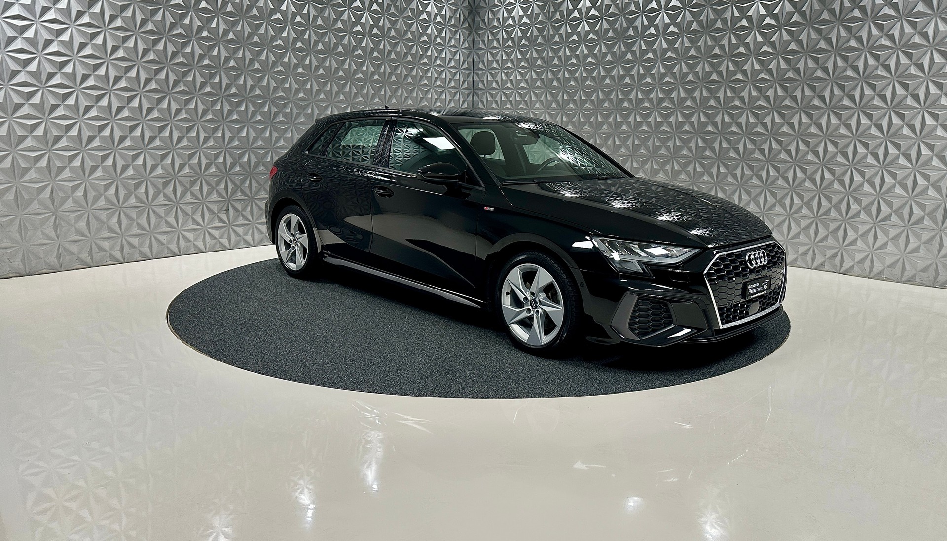AUDI A3 Sportback 35 TFSI S line S-tronic-showroom-element-2