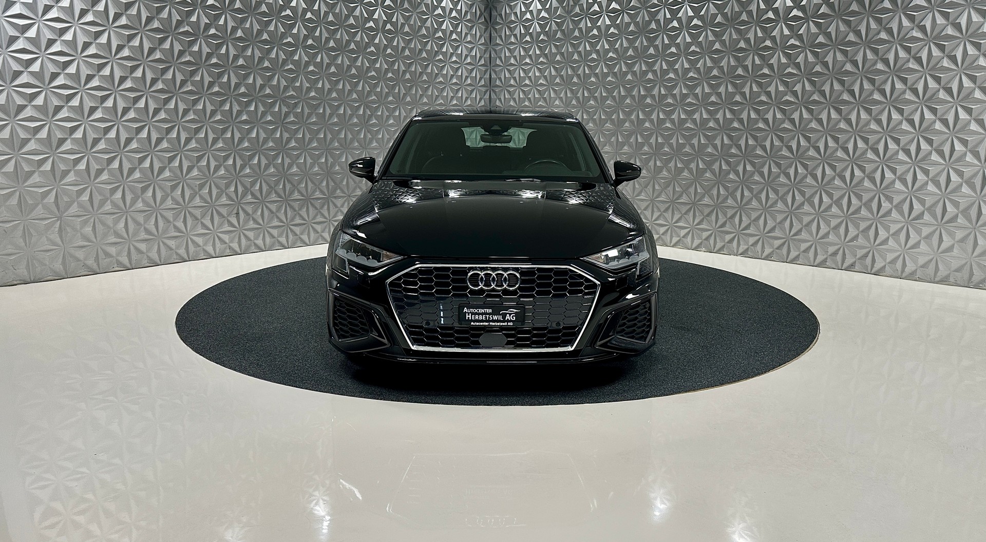 AUDI A3 Sportback 35 TFSI S line S-tronic-showroom-element-1