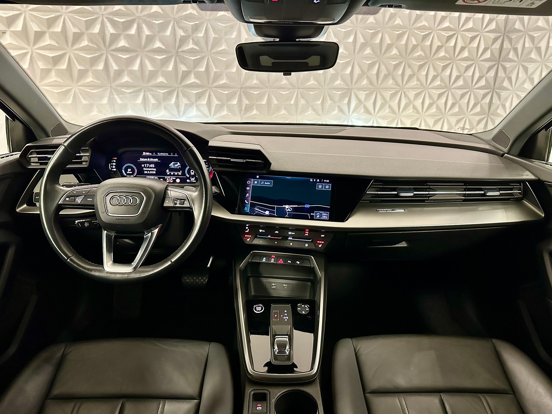 AUDI A3 Sportback 35 TFSI S line S-tronic-image-13