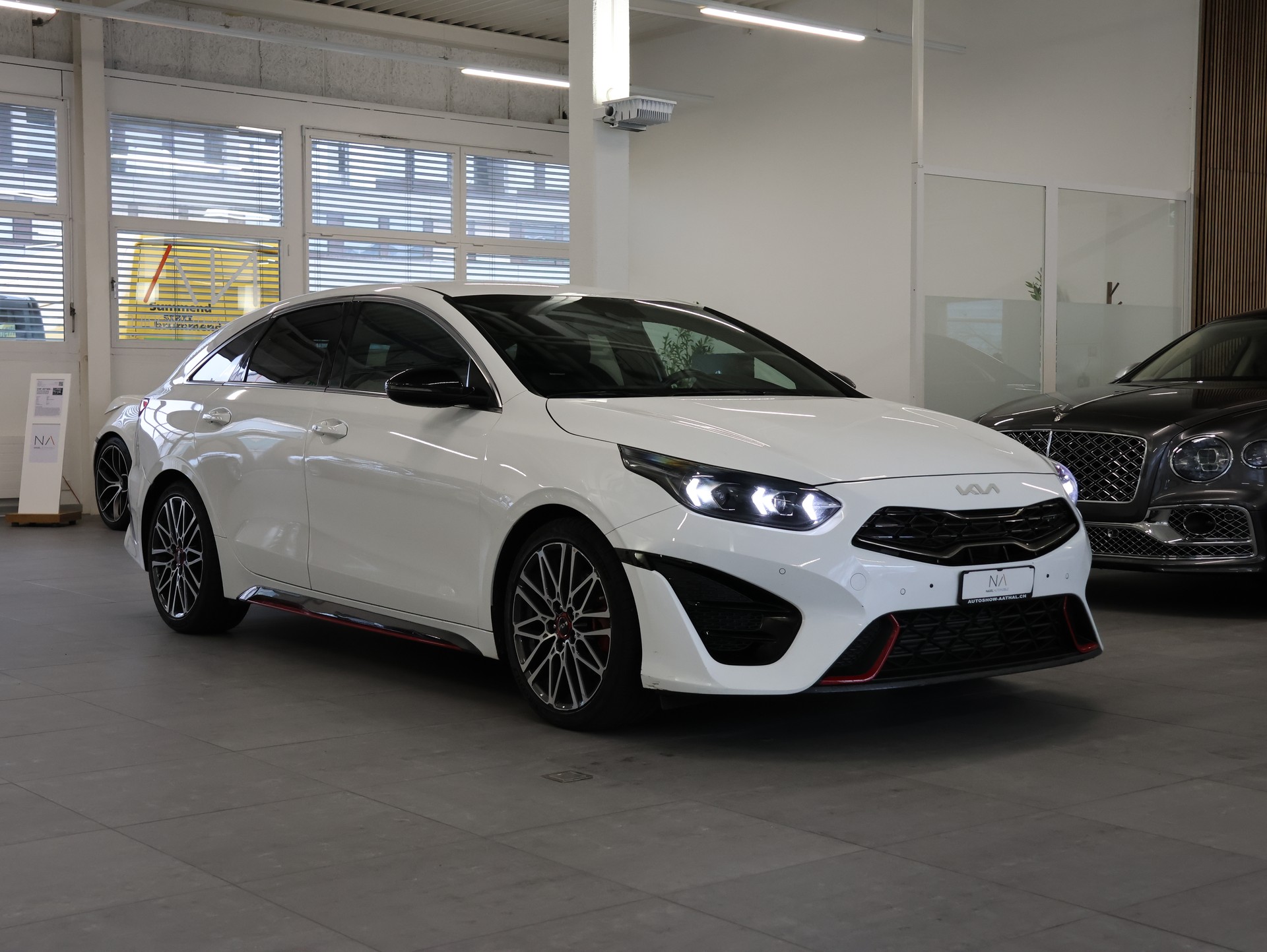 KIA ProCeed 1.6 T-GDi GT DCT *JBL Anlage * *Rückfahrkamera* *Memory Packet*-showroom-element-1