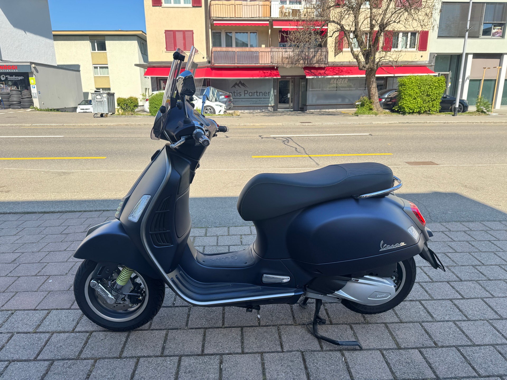PIAGGIO Vespa GTS 300 Super Tech ABS-image-4