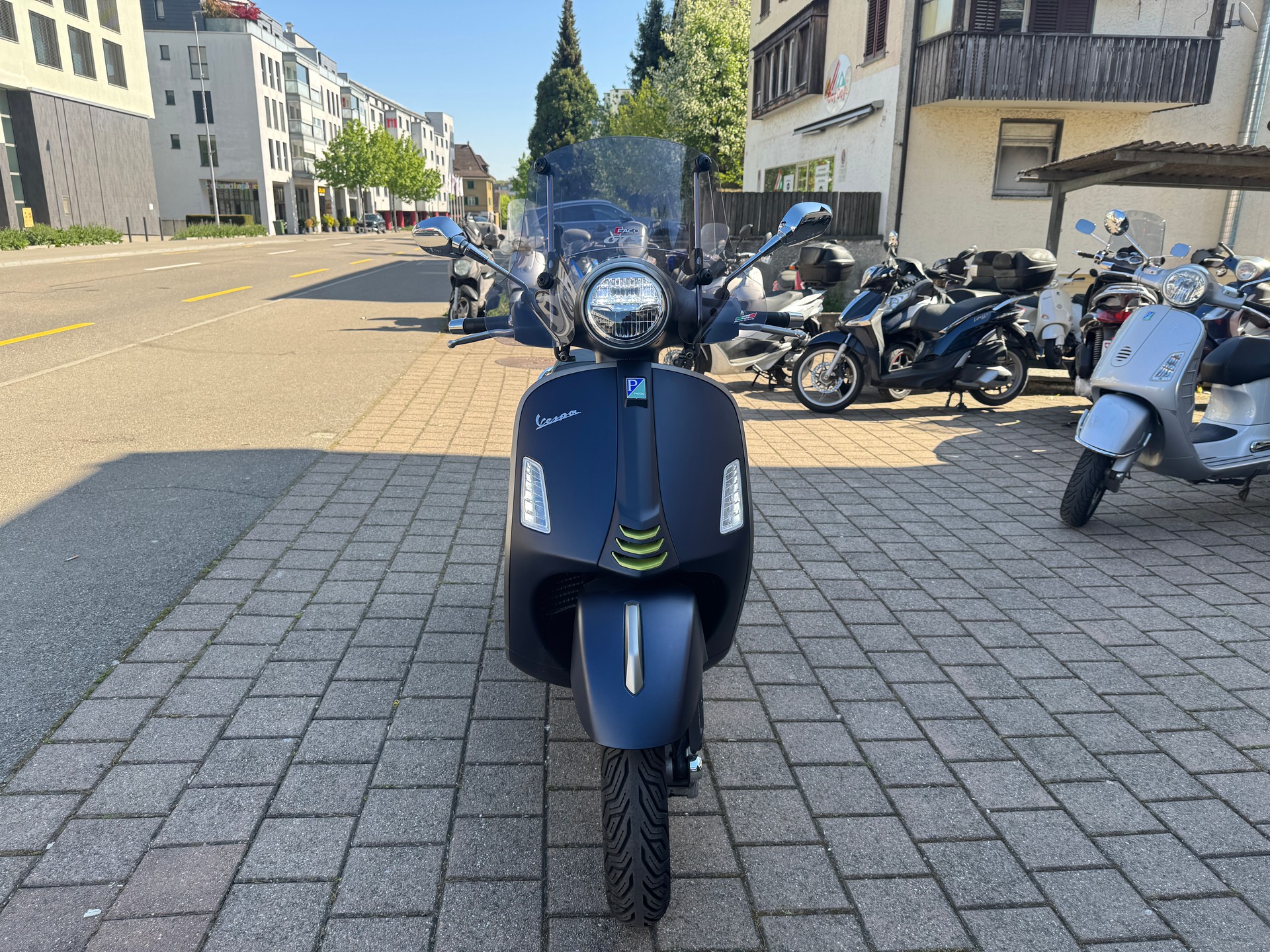 PIAGGIO Vespa GTS 300 Super Tech ABS-image-2