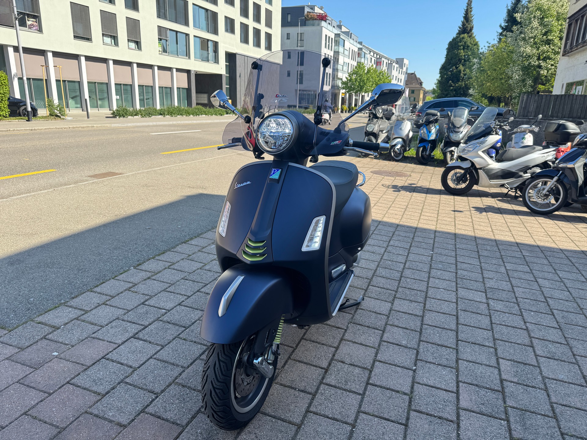 PIAGGIO Vespa GTS 300 Super Tech ABS-image-3