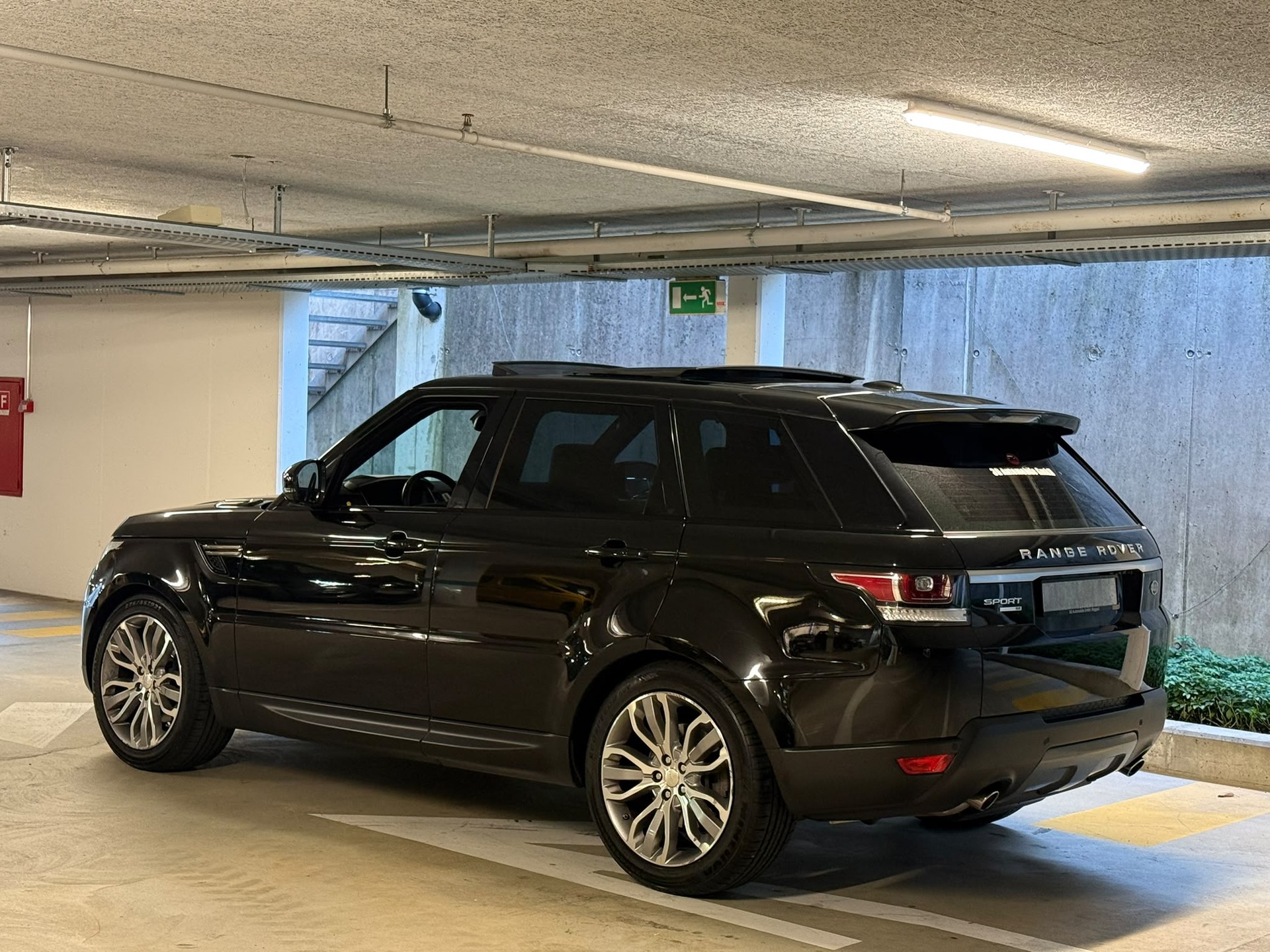 LAND ROVER Range Rover Sport 3.0 TDV6 SE Automatic-image-4