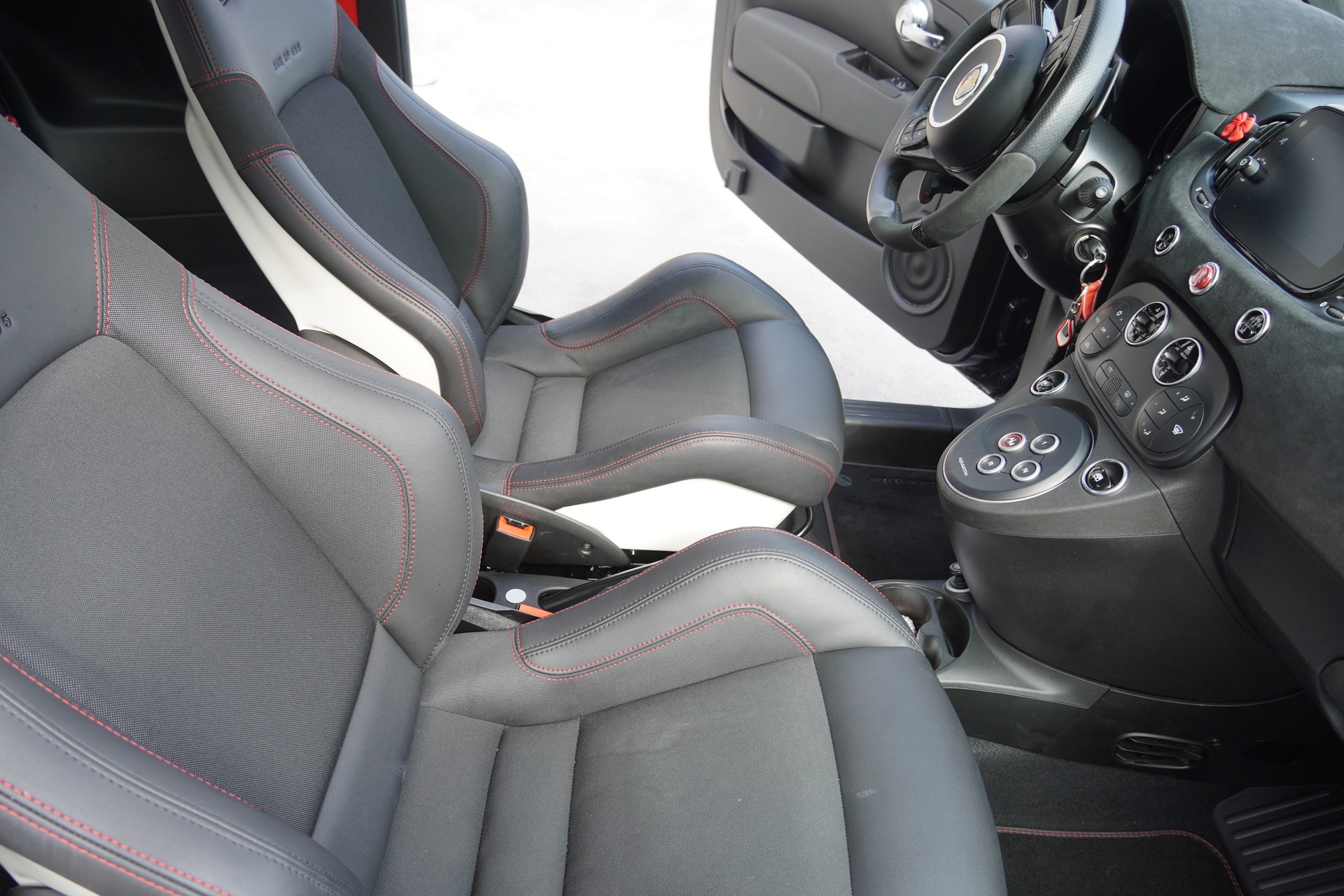 FIAT Abarth 695 Esseesse 1.4 T-Jet 180 – One of 695-image-1