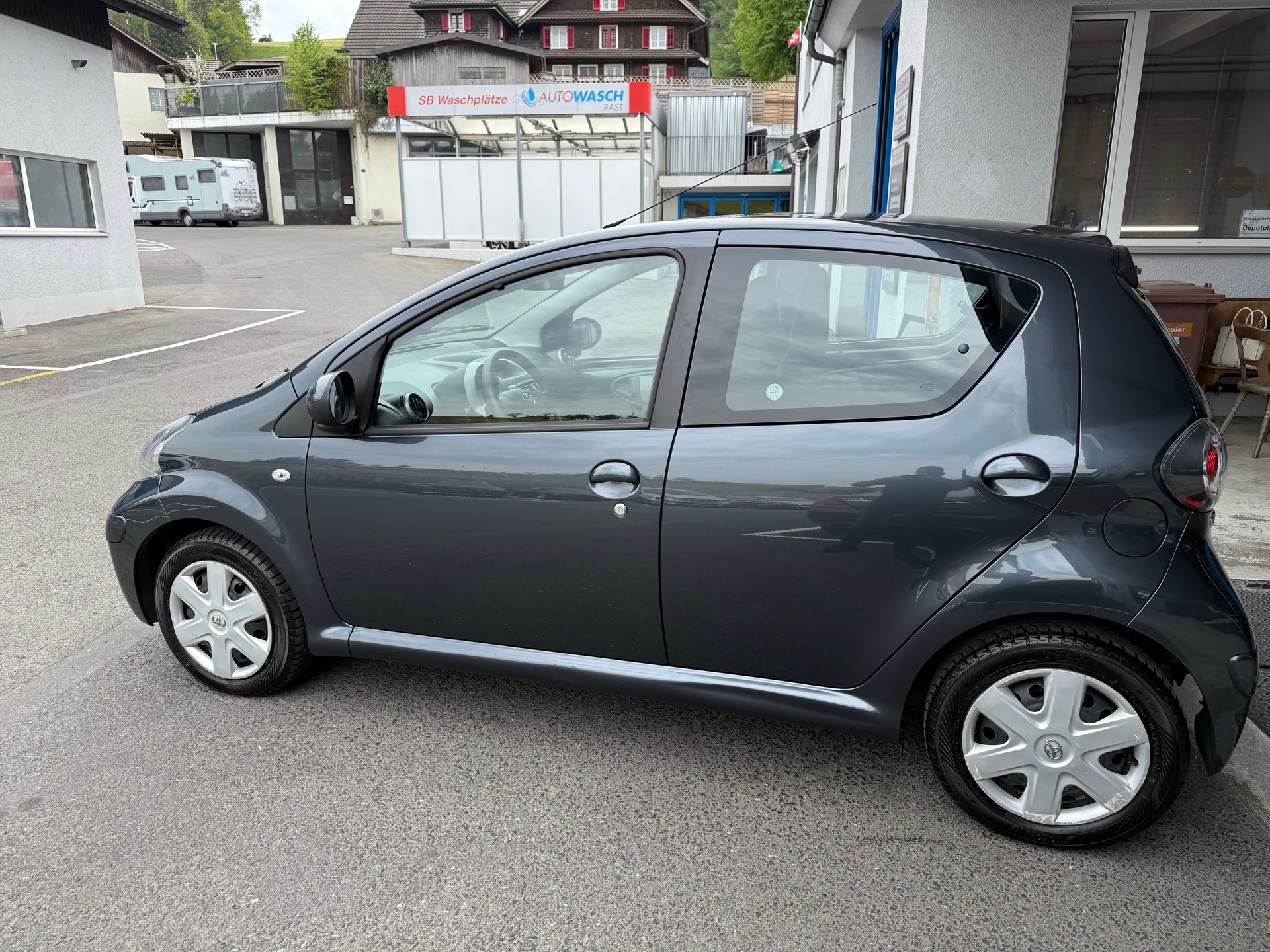 TOYOTA Aygo 1.0 Linea Luna-showroom-element-3